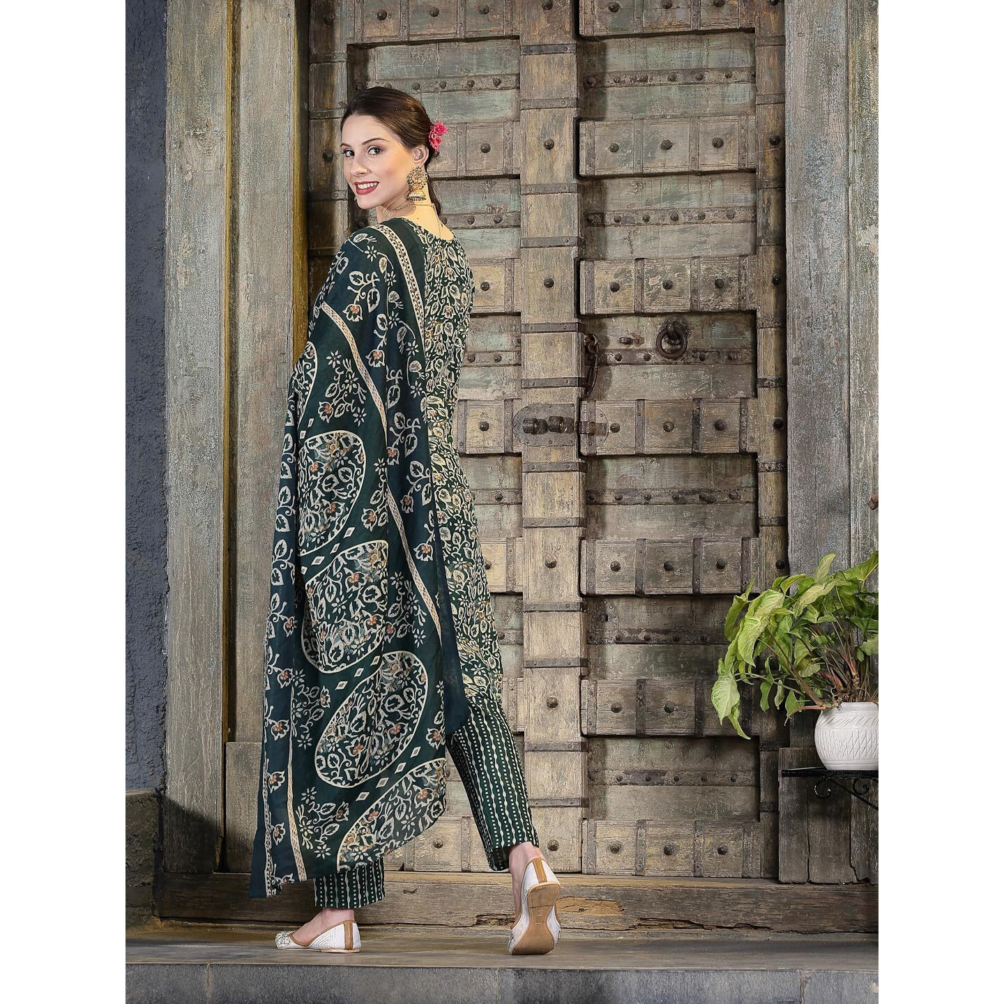 Stylum Women's Floral Printed Cotton Blend Straight Kurta Pant Dupatta Set (KPDTIGERGREEN38_Dark Green, M)