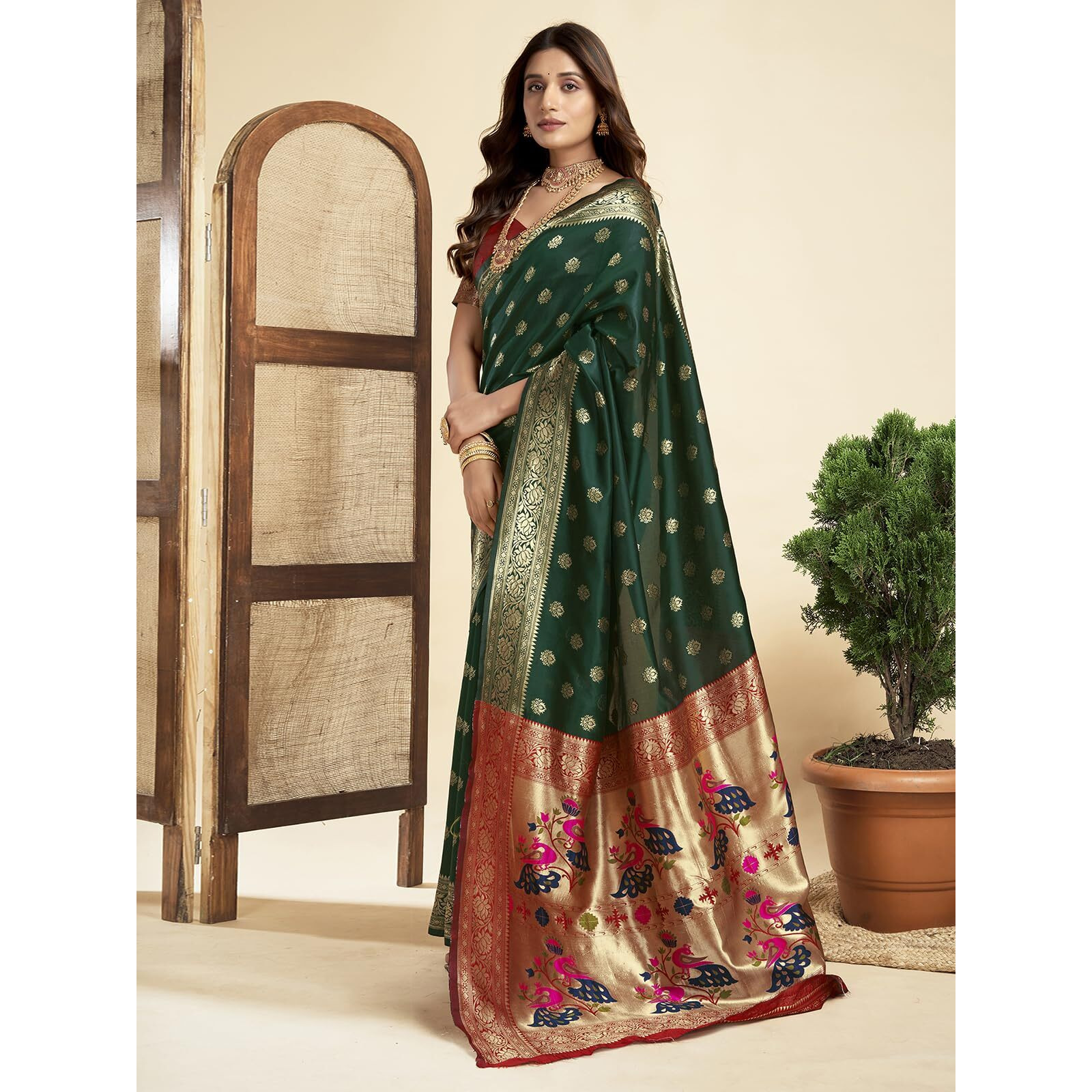 SWARON Women's Silk Blend Paithani Jacquard Work Saree with Unstitched Blouse Piece (3806S538NW_Dark Green & Red2)