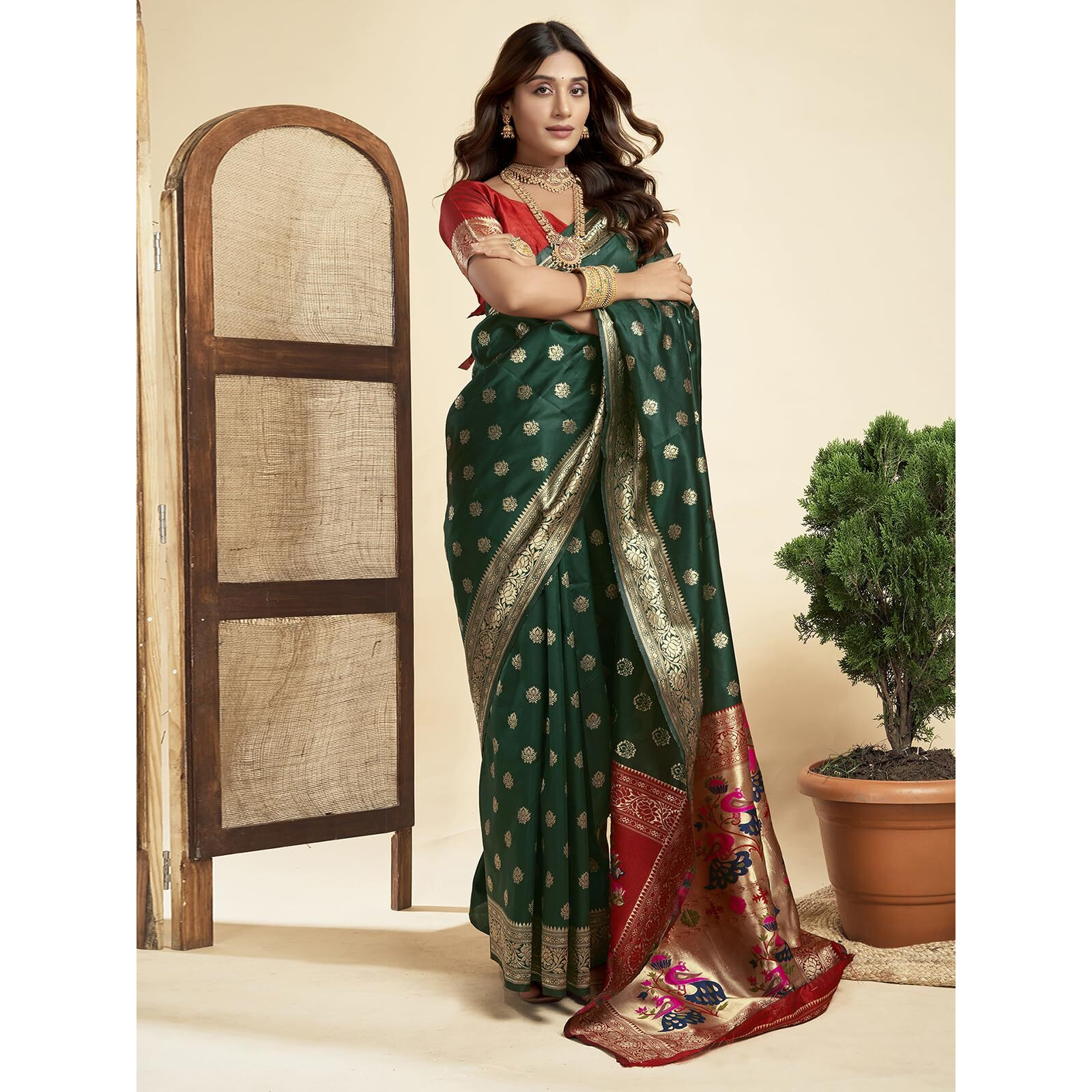 SWARON Women's Silk Blend Paithani Jacquard Work Saree with Unstitched Blouse Piece (3806S538NW_Dark Green & Red2)