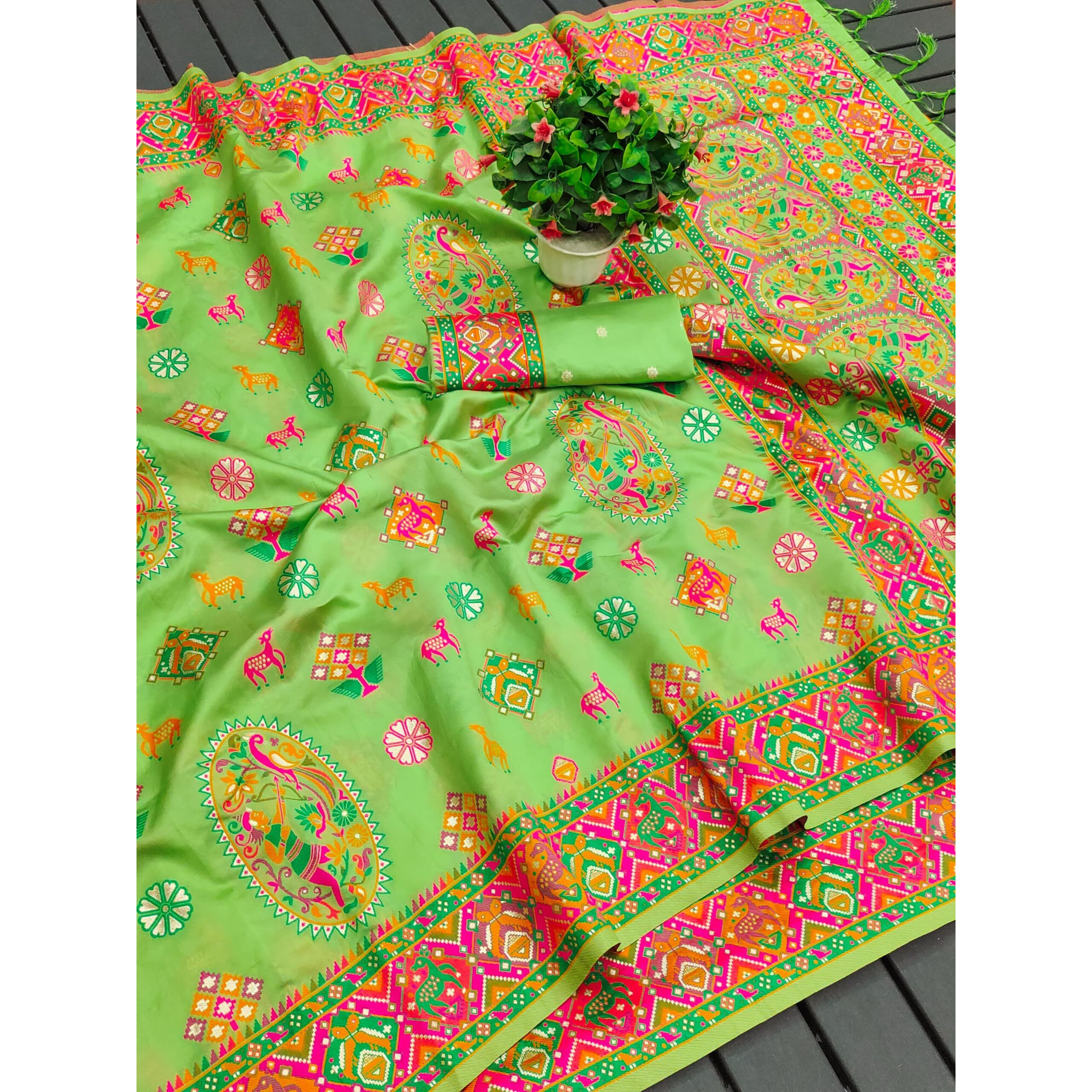 Panzora Soft Kashmiri Pashmina silk weaving saree With Unstitched Blouse