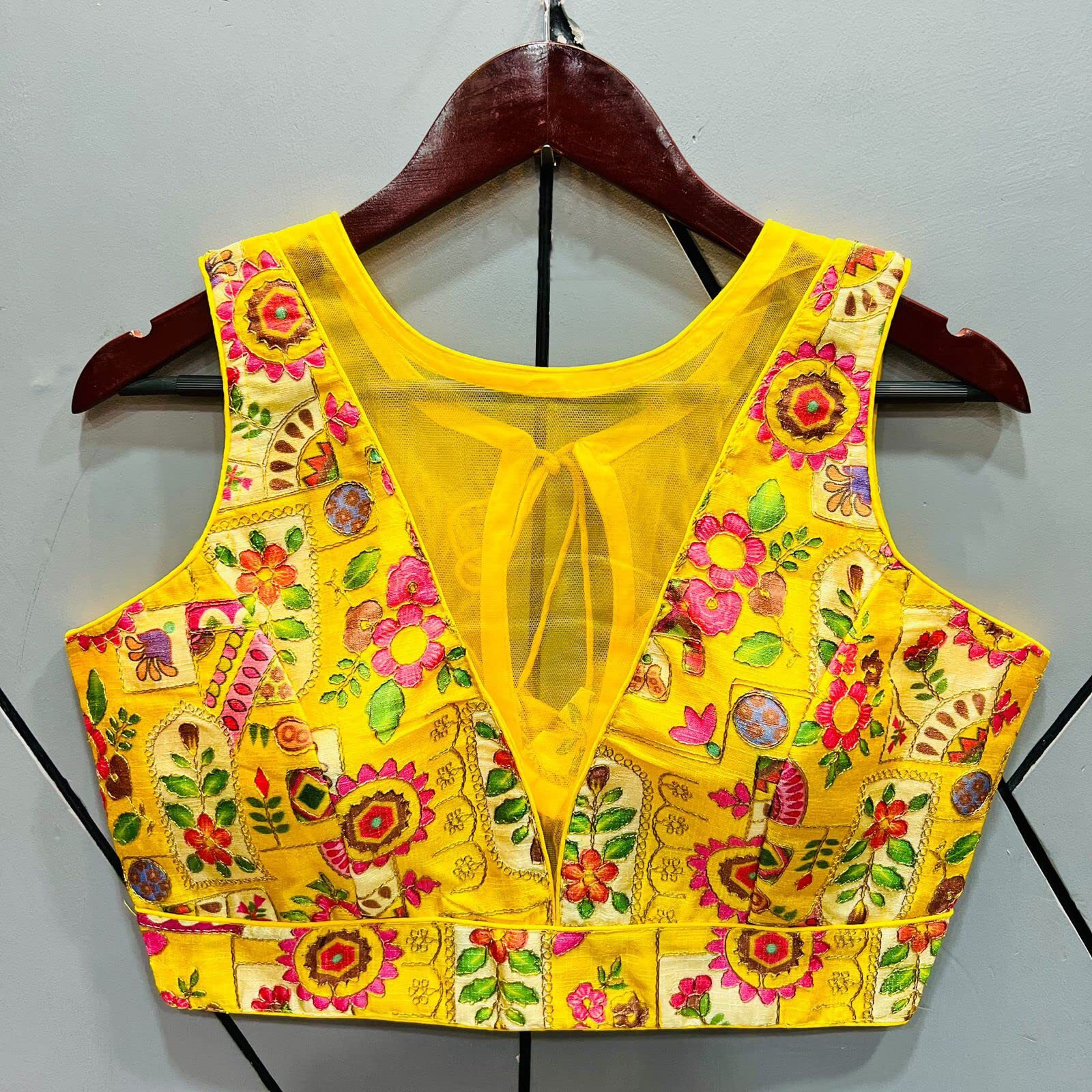 Vihu Fashion Women's Phanotm Silk Floral Sleeveless Saree Blouse