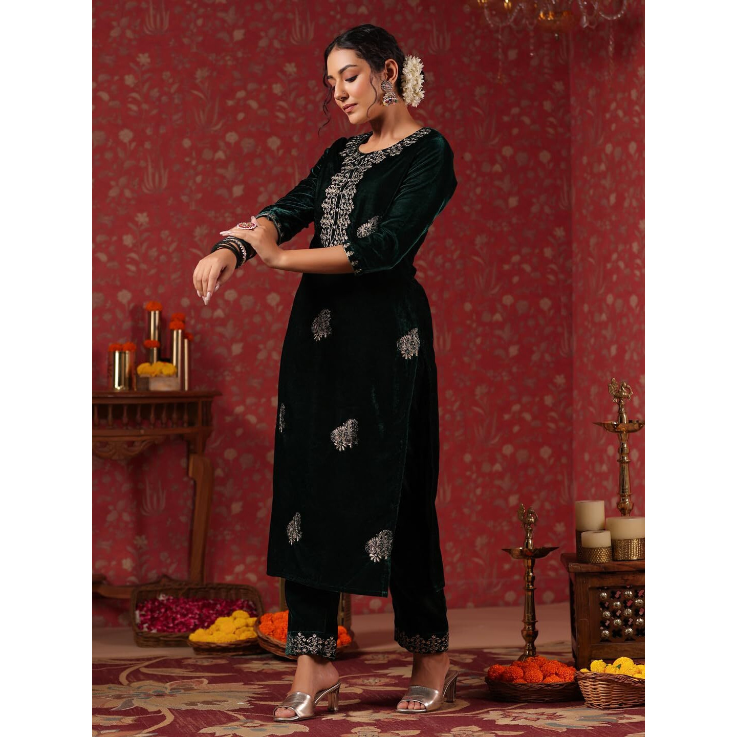 ishin Women's Velvet Ethnic Motifs Zari Green Straight Kurta Suit Set with Trousers