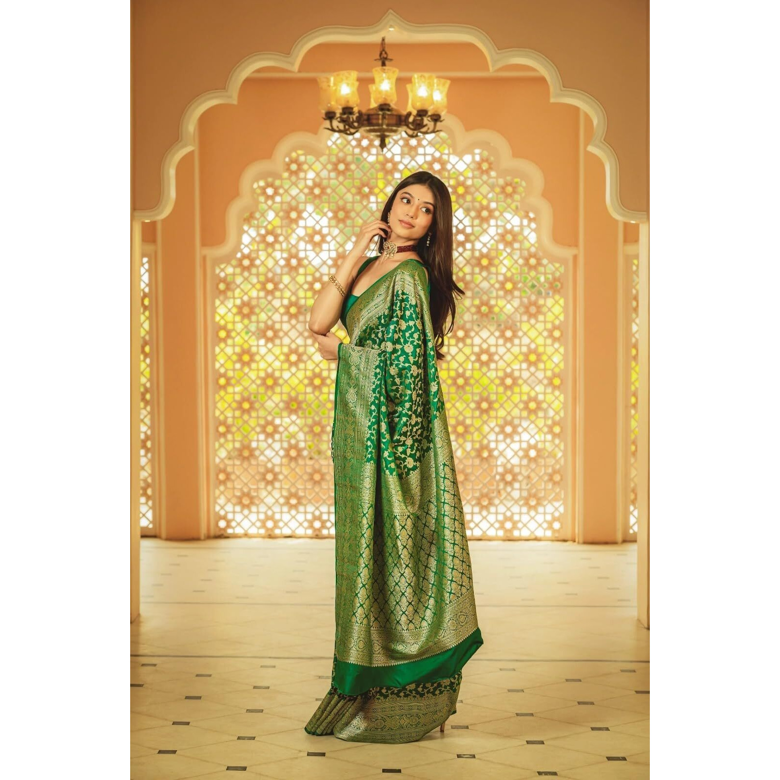 Flosive Women's Kanjivaram Silk Saree With Beautiful Blouse With Zari Border (LIGHT GREEN)