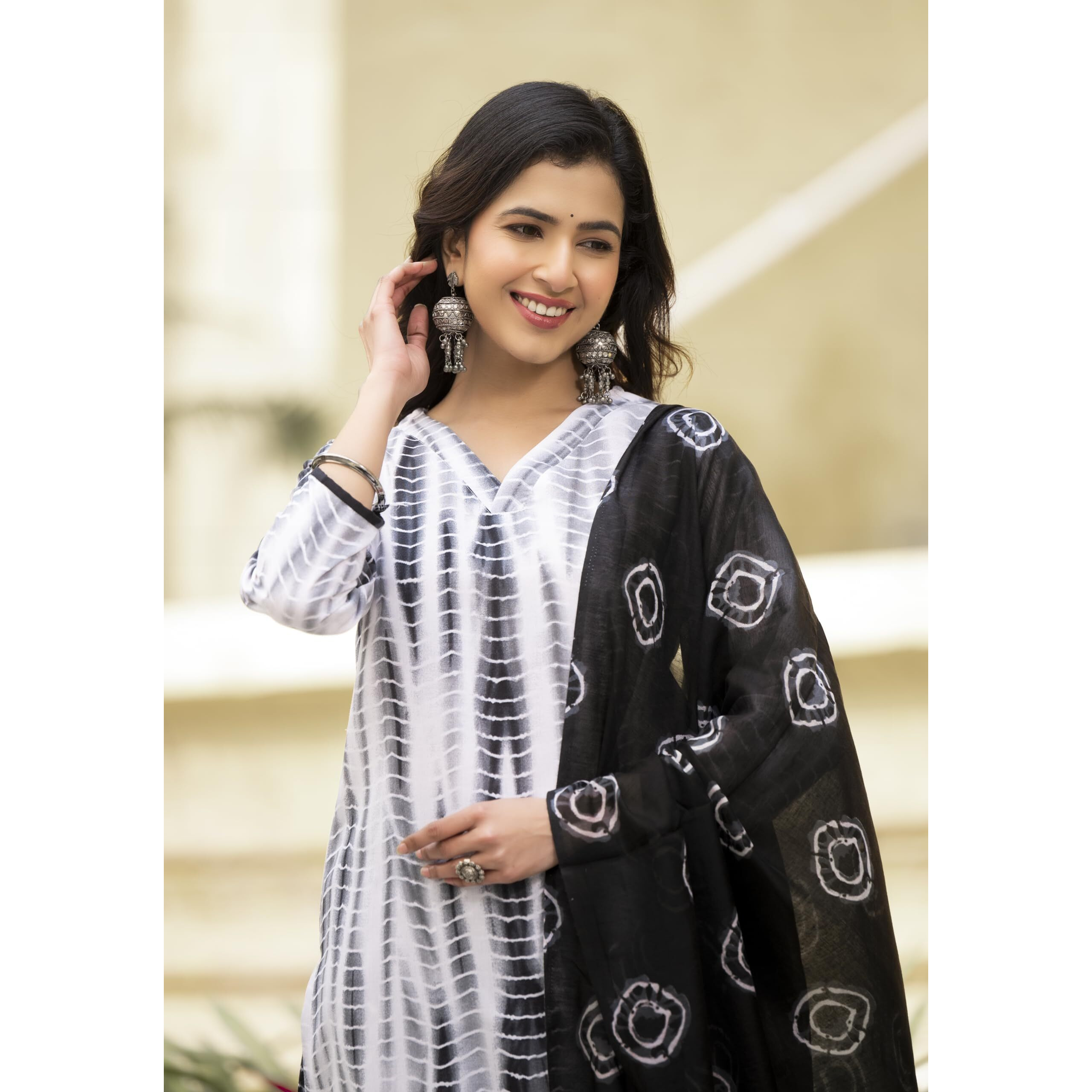 KLOSIA Women Shibori Printed Straight Kurta and Pant Set with Dupatta (Large) White