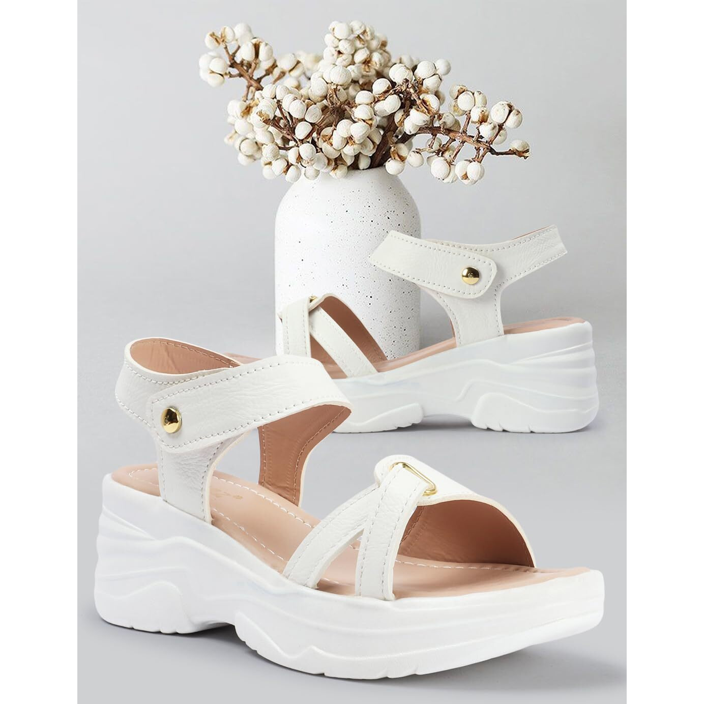 Vendoz Women Casual Wear White Wedges Sandal