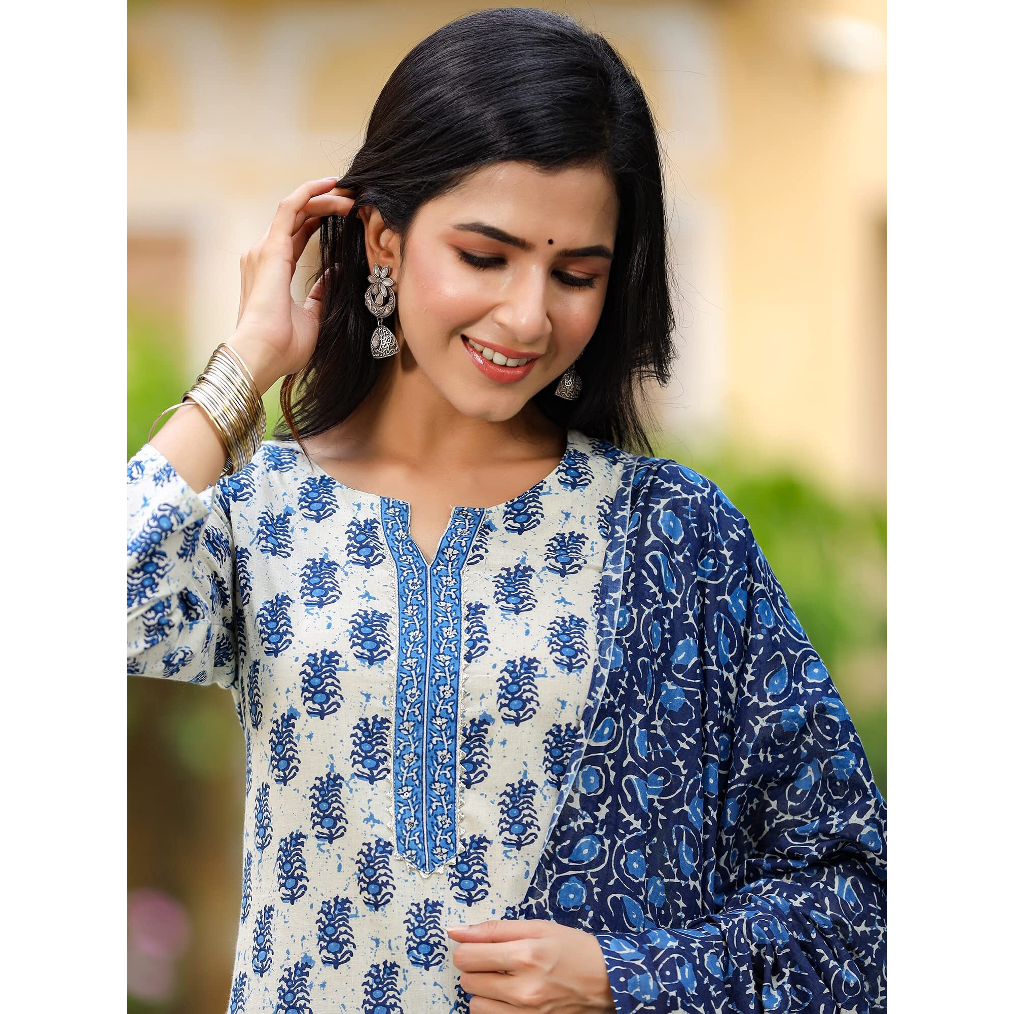 Vaamsi Women s Rayon Blend Floral Printed Straight Kurta Pant With Dupatta (VKSKD1026_S_Blue_S)