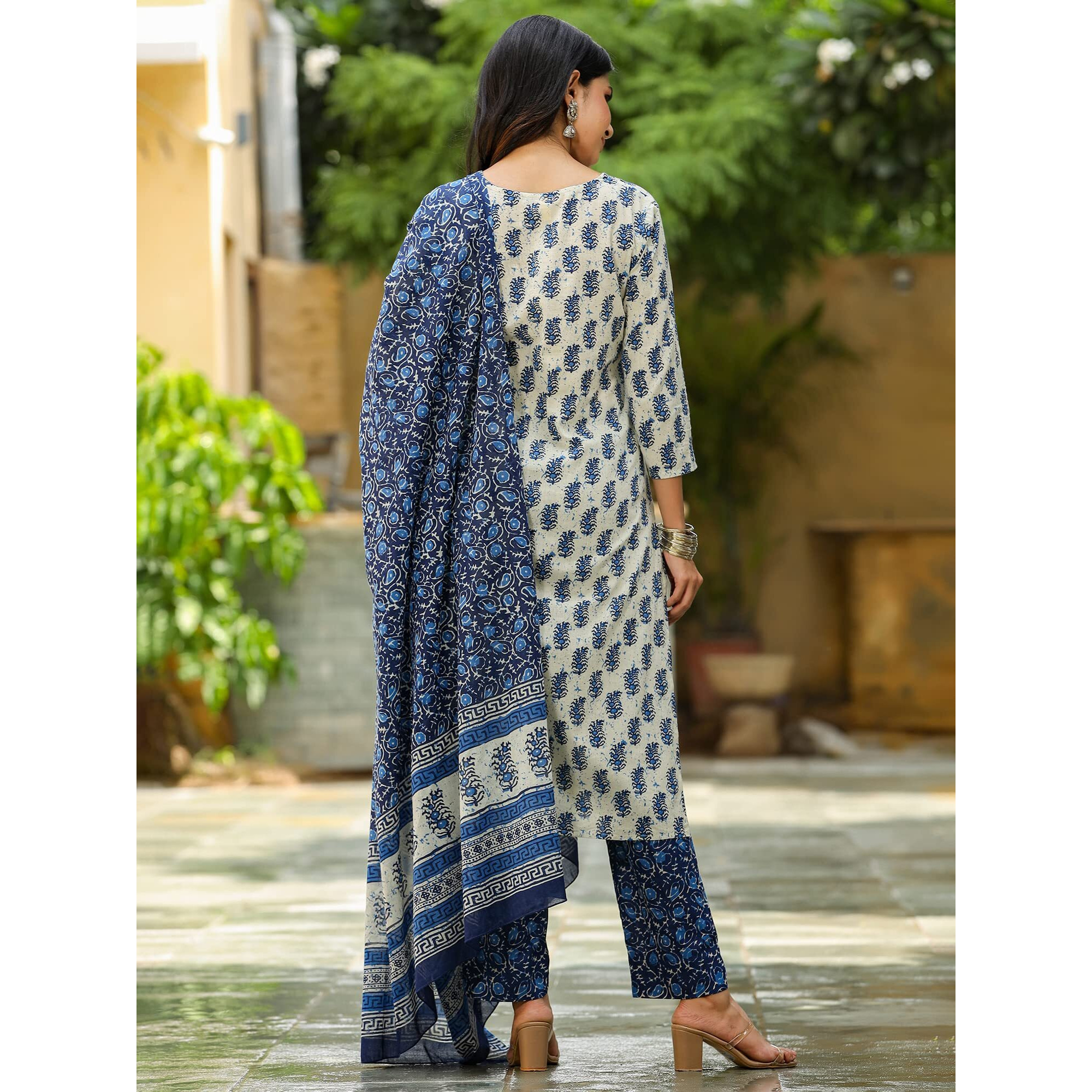 Vaamsi Women s Regular Kurta (VKSKD1026_L_Blue Large)