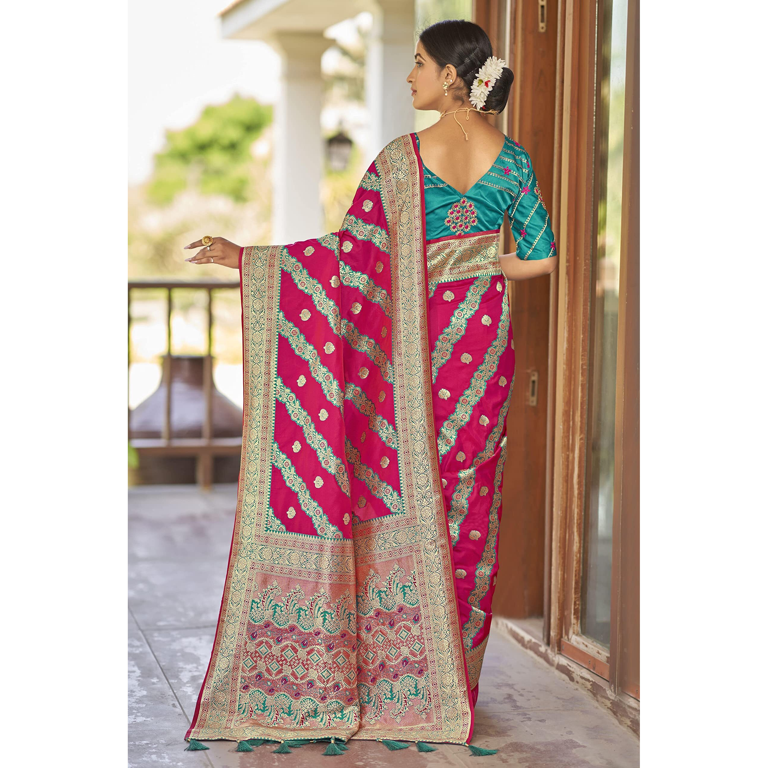 MANOHARI Most Trendy Banarasi Silk Woven Pattern Jacquard Work Saree for Women_MN1724