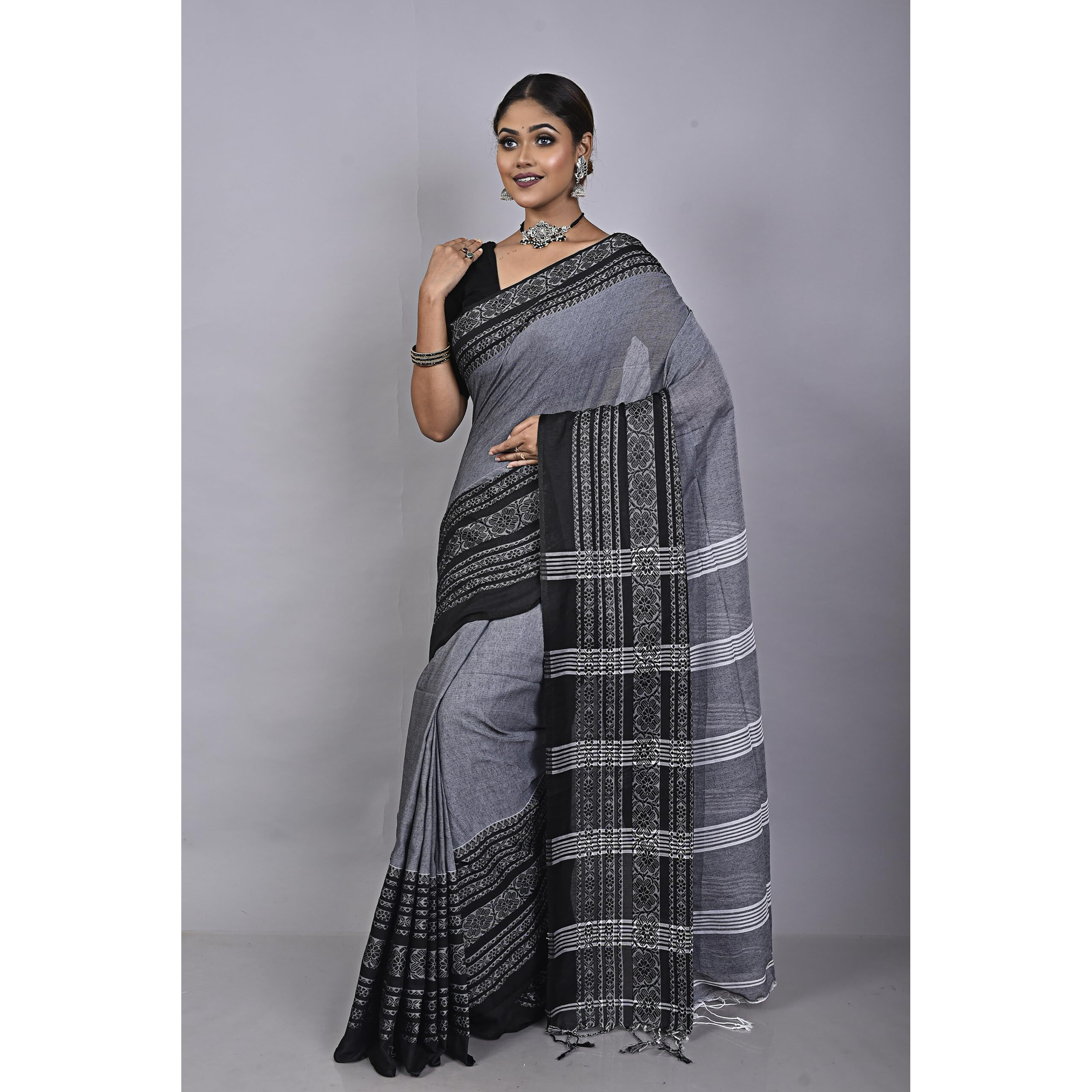Laxmi Handloom Womens Traditional Bengal Handloom Begampuri Cotton Saree (Grey Black)