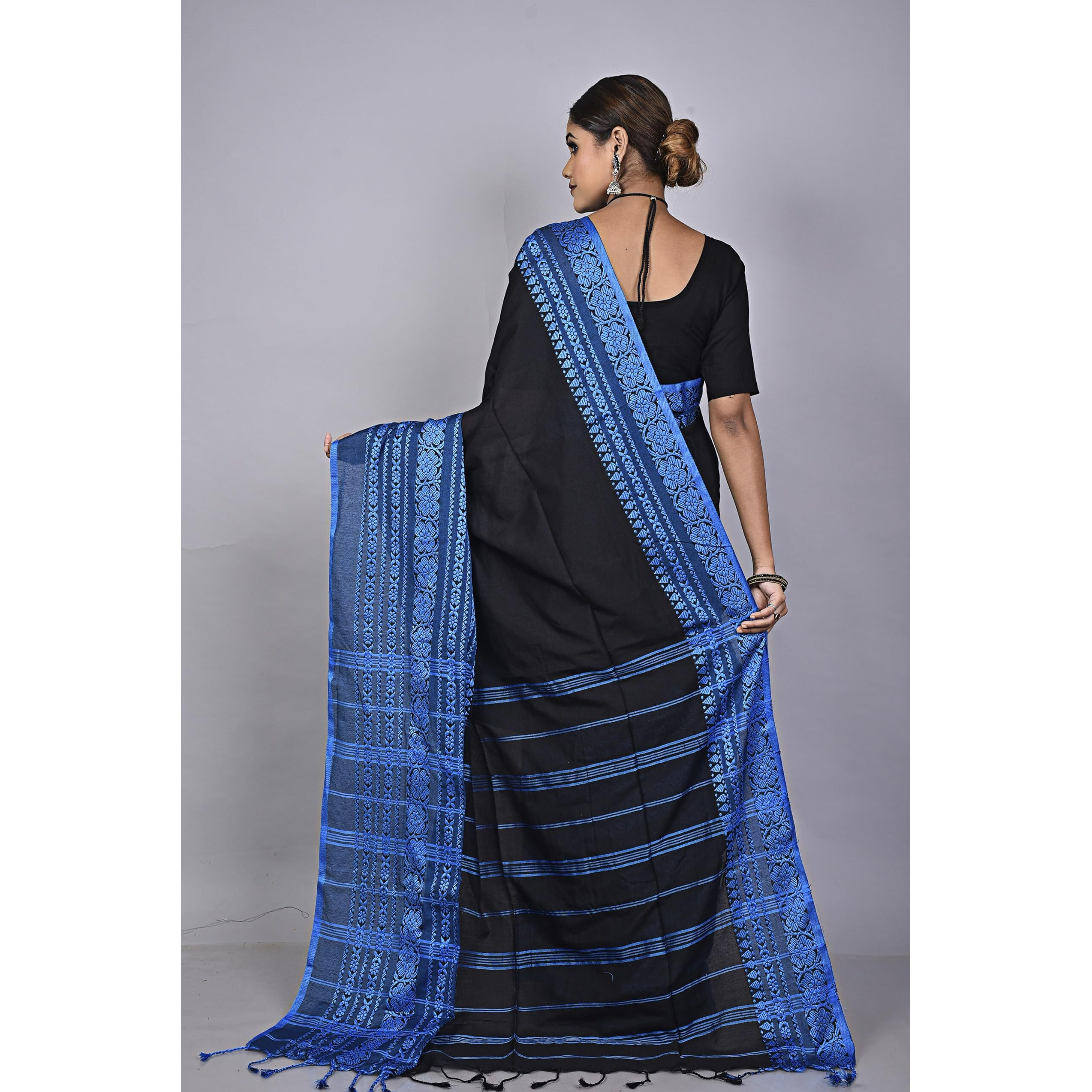 Laxmi Handloom Womens Traditional Bengal Handloom Begampuri Cotton Saree (Black Blue)
