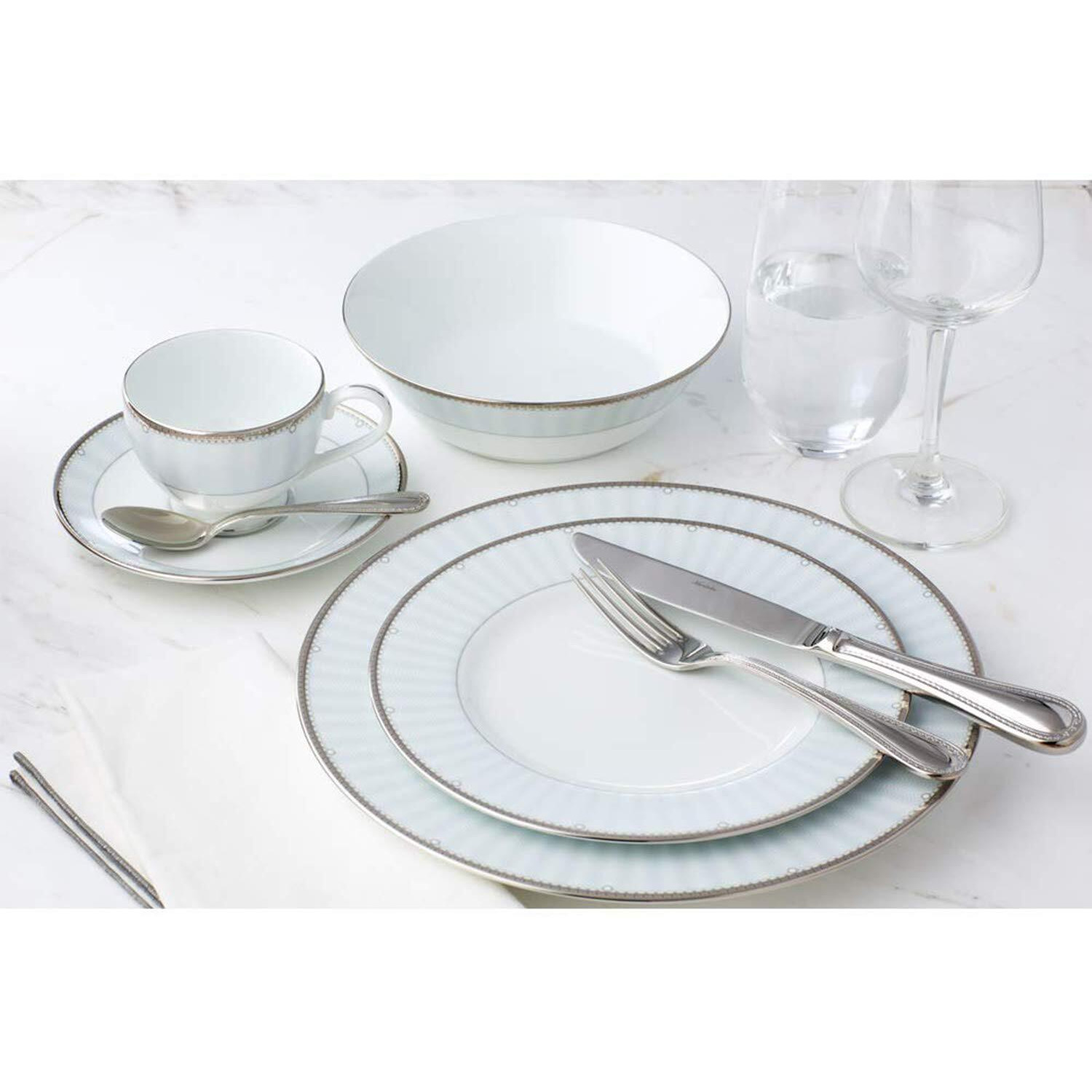 Noritake Japan - Porcelain Milk, Tea and Coffee Mug Set of 2 - Kitchen & Dining Luxury Gold Tableware White Tea Mug Cup Set in Gift Box - Monarch Platinum Hearth Collection Coffee Tea Set