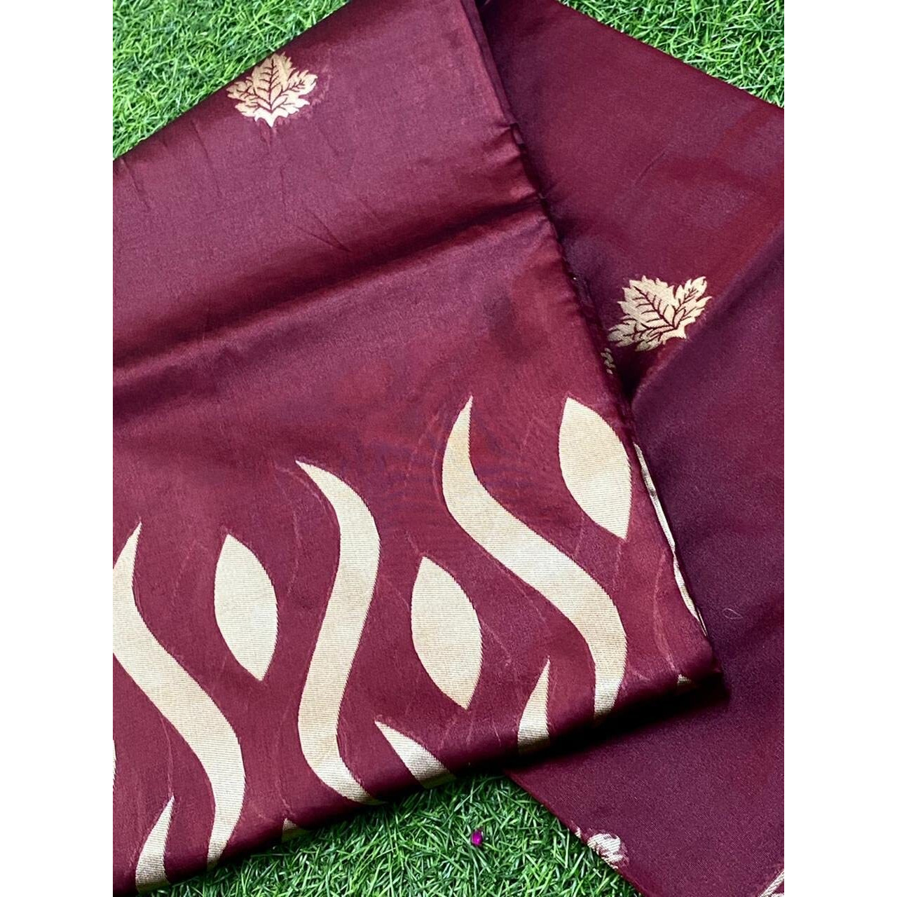 Flosive Womens Kanjivaram Silk Saree With Handloom Weaving Work With Blouse (MAROON)