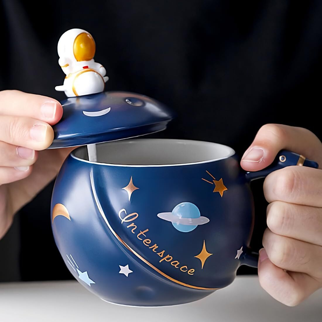 BonZeal Ceramic Space Mug Blue Astronaut Mug Mug for Coffee, Coffee Mug with Lid, Rakhi for Brother Gift for Friends, Birthday Gift, Planet Coffee Mug, Planet Mug Tea Cup 400 ml