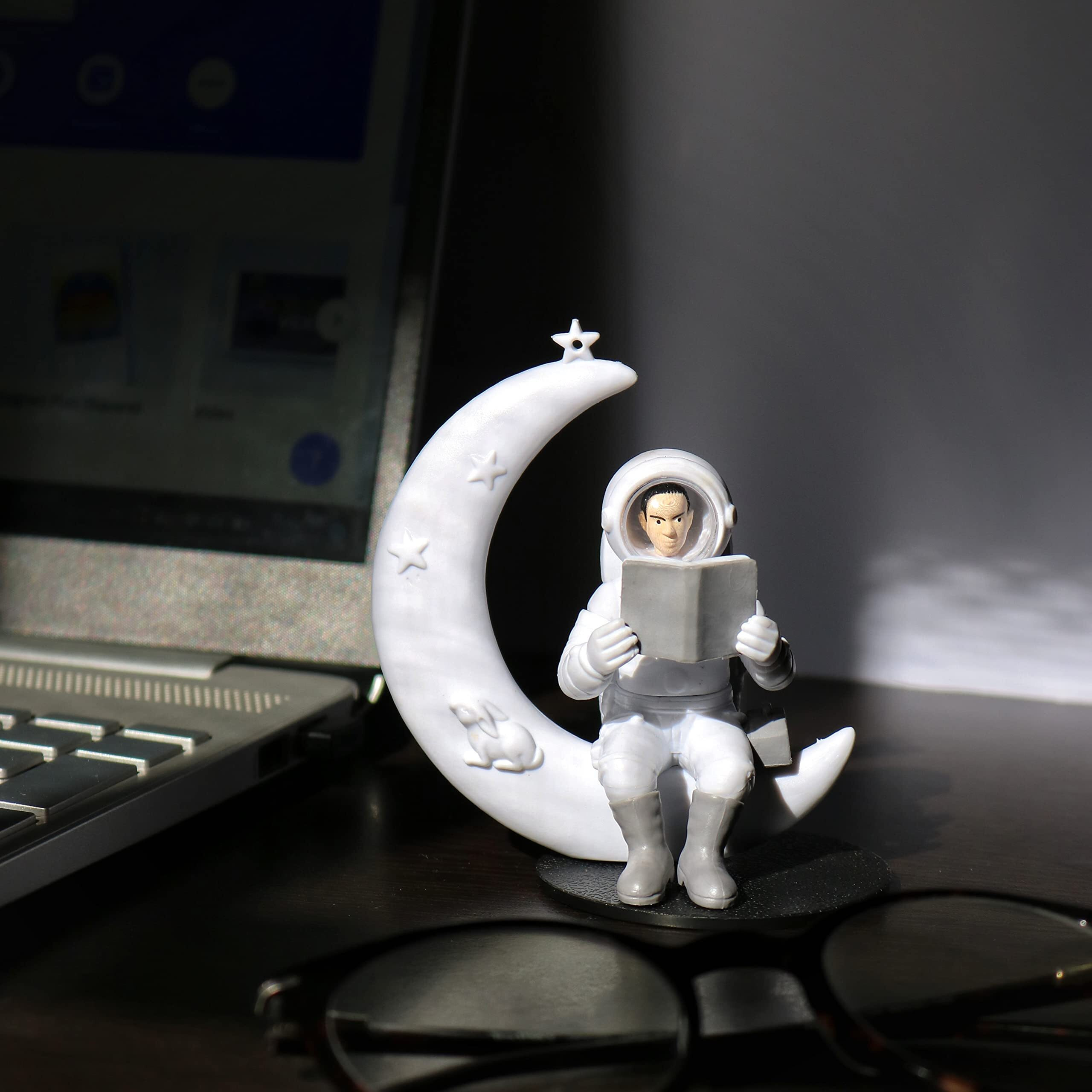 Street27 Cute Outer Space Astronaut Figurine Action Figure Toys Statue for Showpiece Home Living Room Decor Office Desktop Decoration Car Dashboard, Kids Birthday Party Gift
