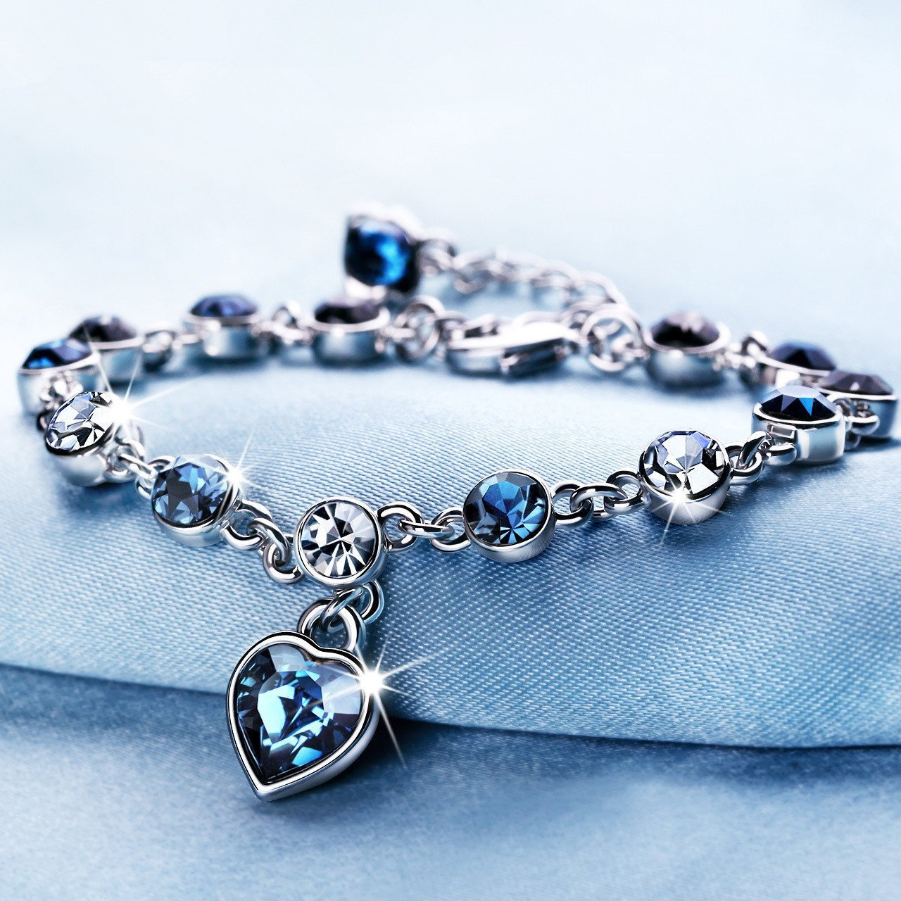 University Trendz 18k Rhodium Plated Antique Blue charm Bracelet for Girls UTB_013 (Sky Blue)