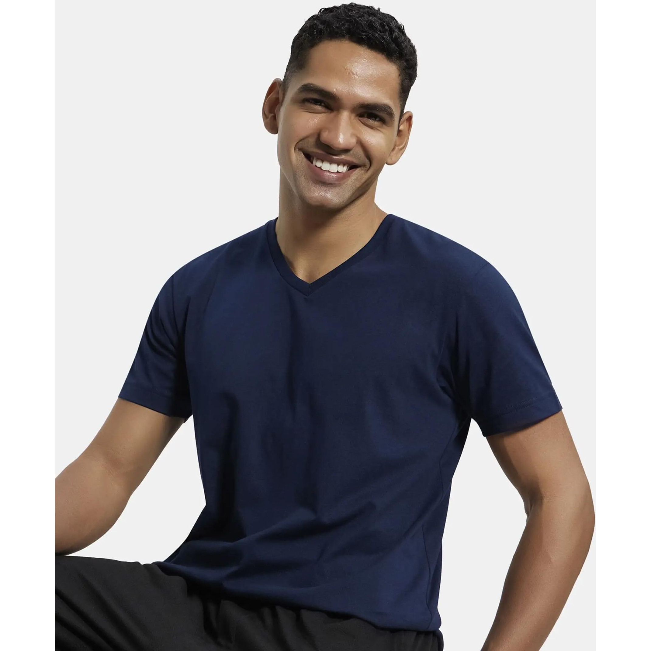 Jockey Men's Regular Fit V Neck Half Sleeved T-Shirt 2726_Navy_L