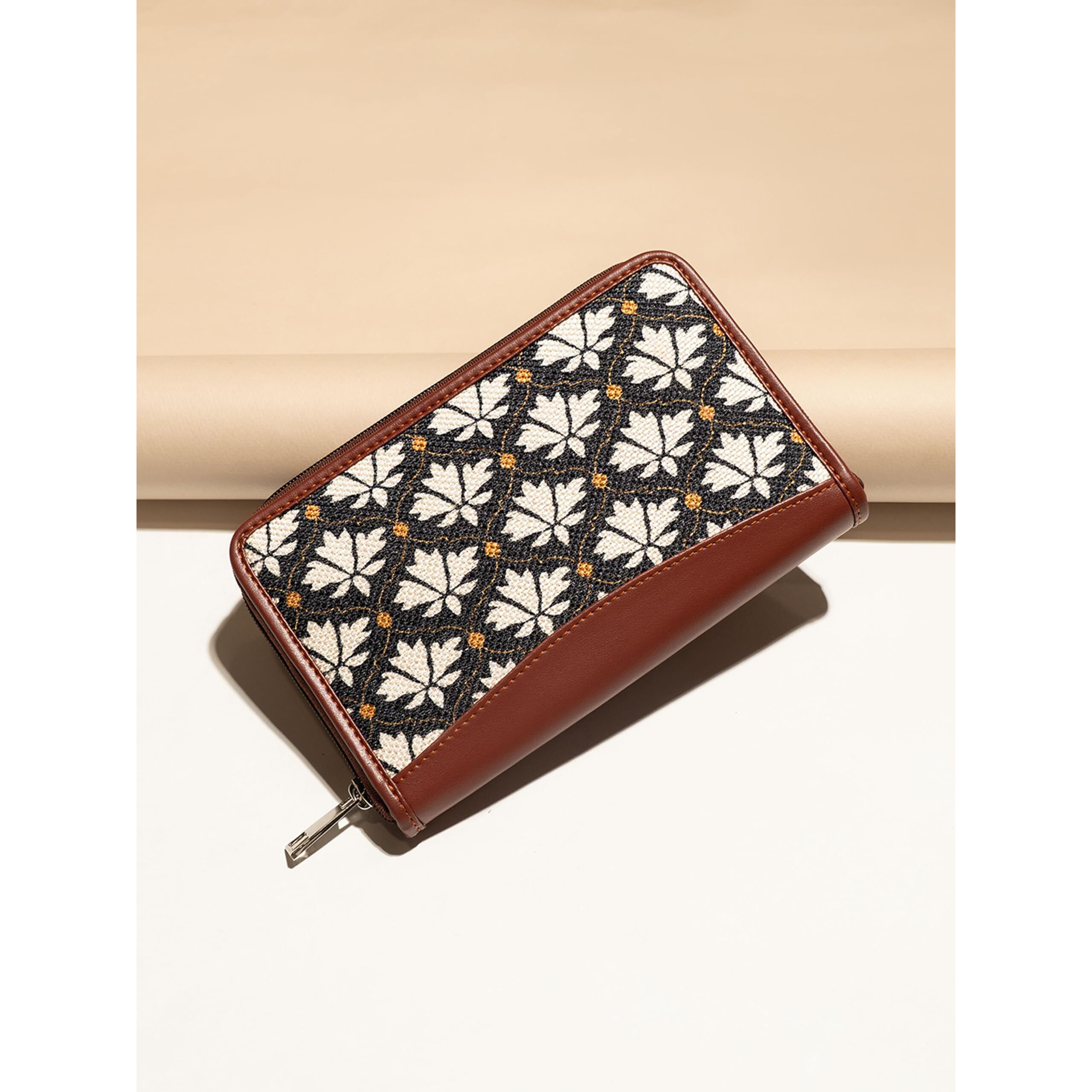 ZOUK Women Handcrafted Bidri Kaiser Chain Wallet