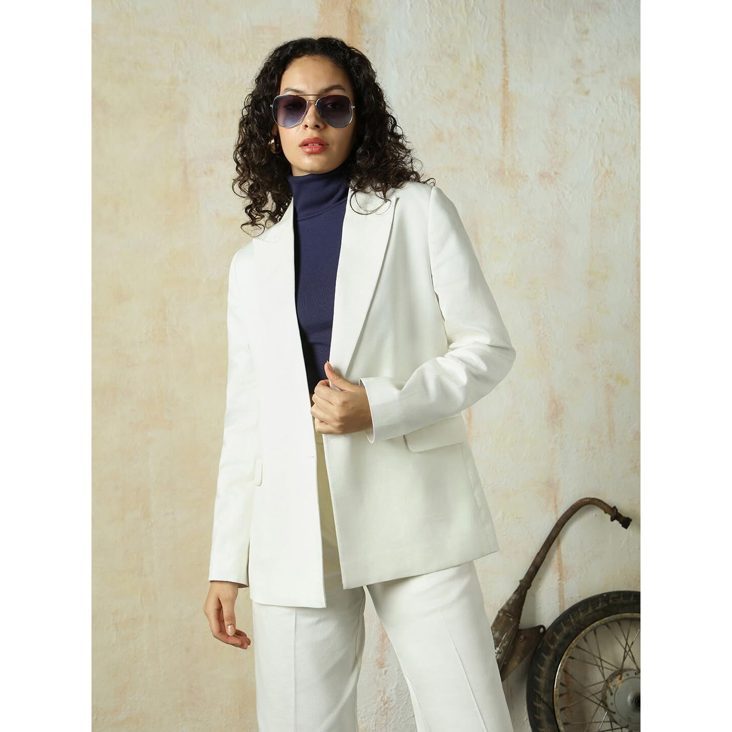 High Star Women Solid Longline Length Oversized Notch Lapel Collar Full-Sleeve Blazer White