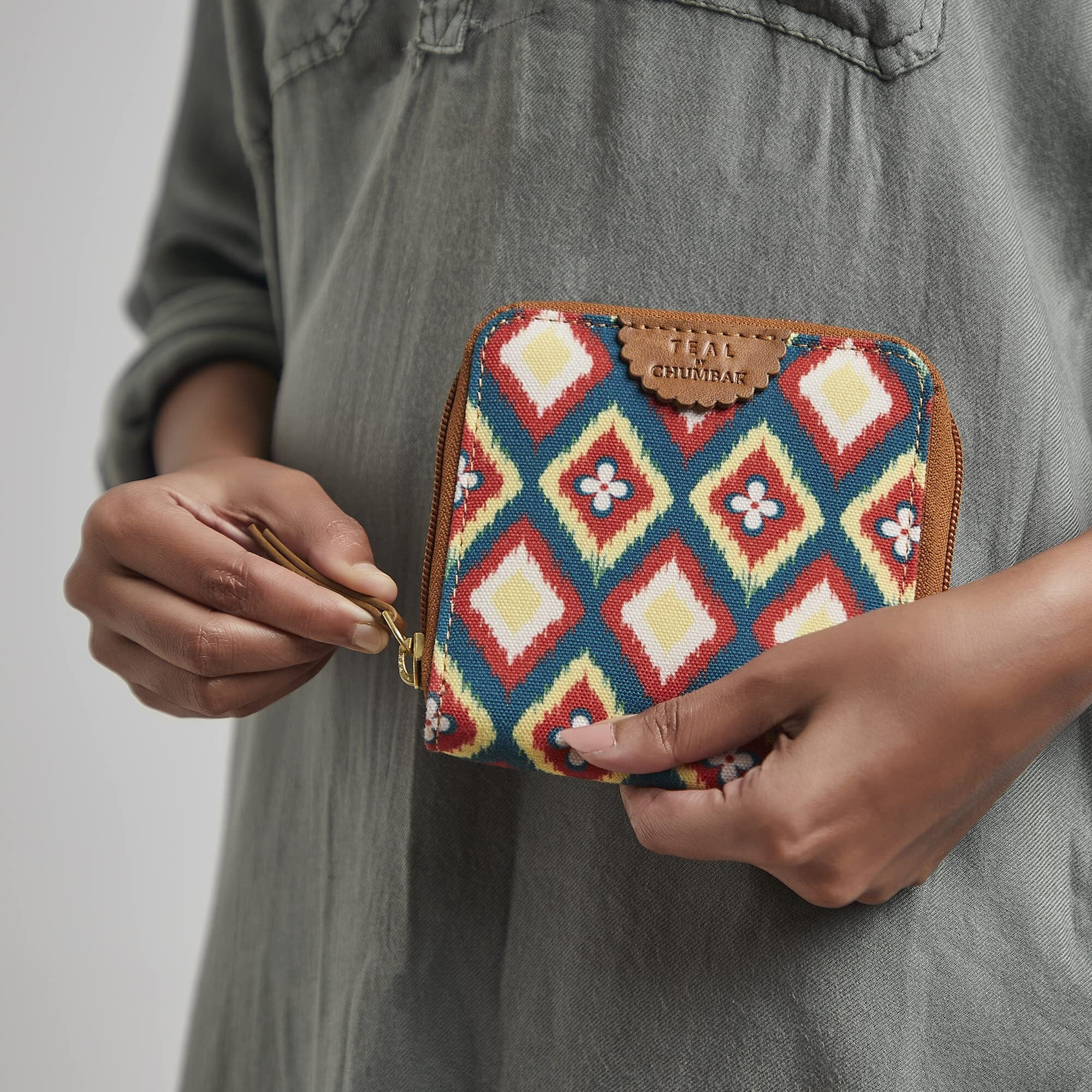 TEAL BY CHUMBAK Women's Mini Wallet | Small Wallet for Women | Women's Purse | Coin | Card | Tan (Ikat Glow)