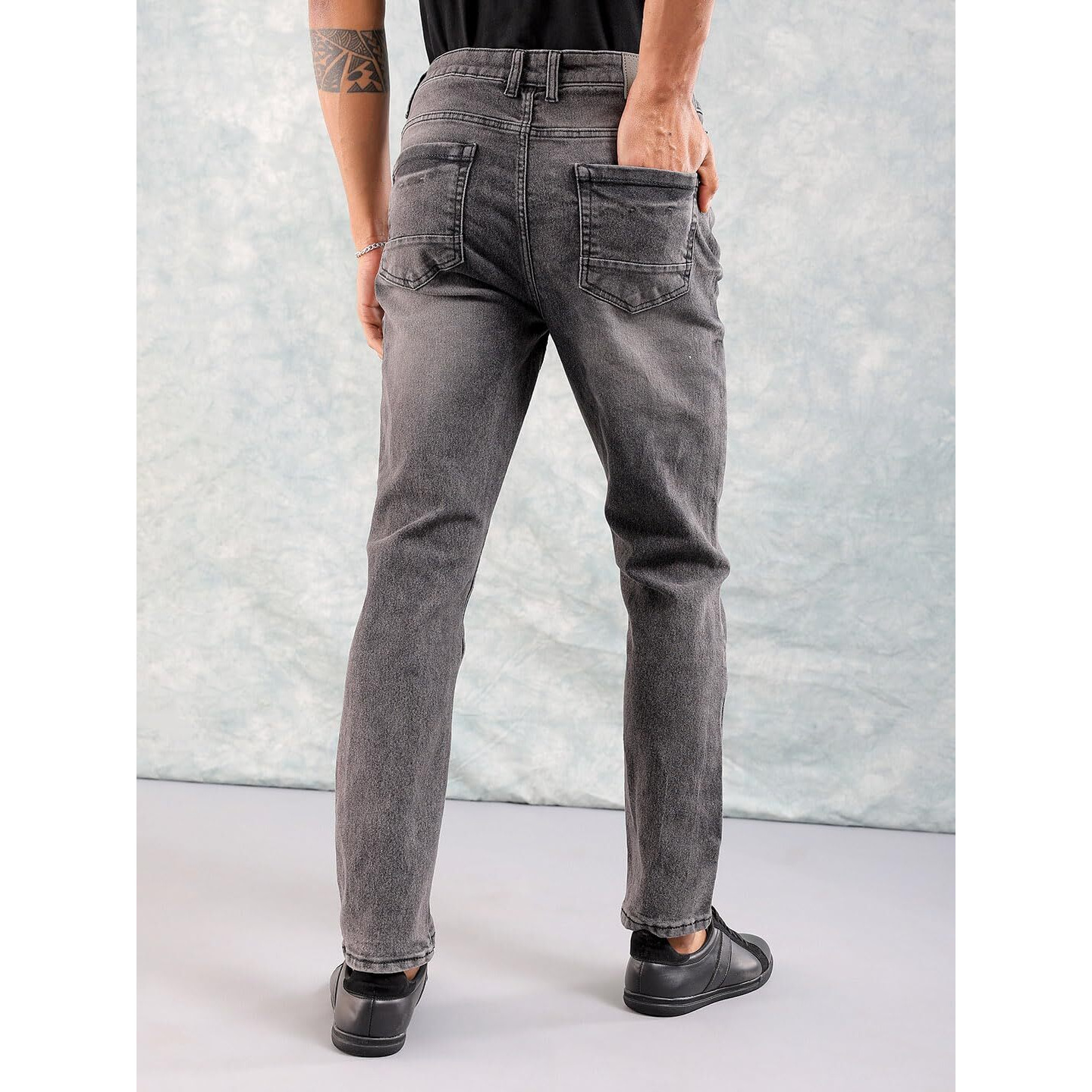 The Indian Garage Co Men Slim Fit Solid Mid-Rise Jeans Black