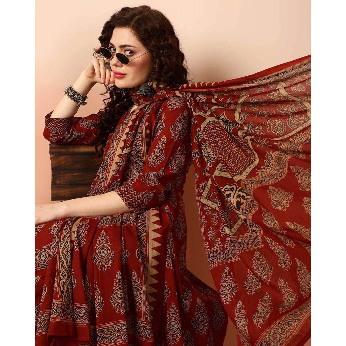KLOSIA Women Printed Kurta and Pant Set with Dupatta (in, Alpha, XL, Red)