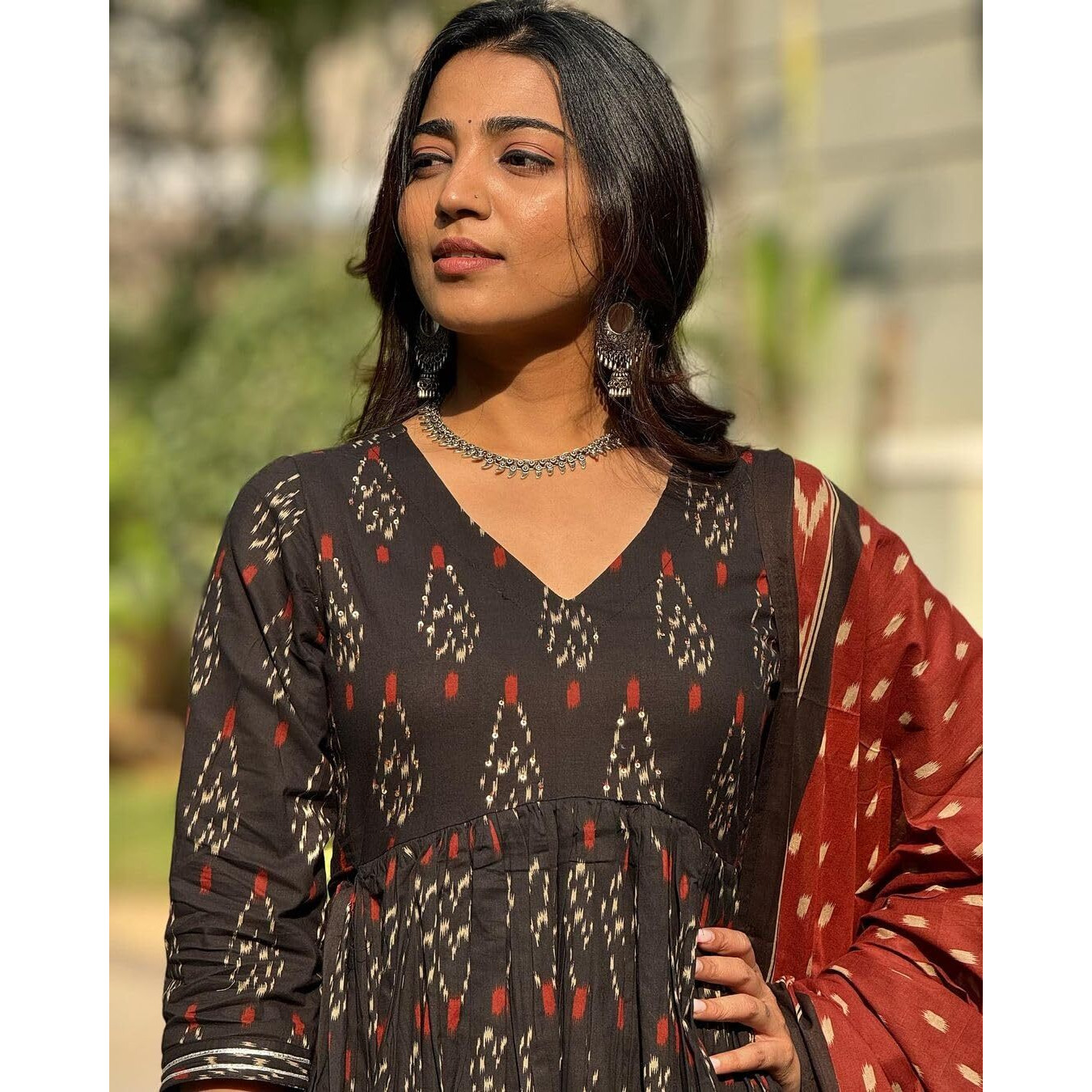 KLOSIA Women Printed V-Neck A-Line Kurta and Pant Set with Dupatta (in, Alpha, XL, Black)