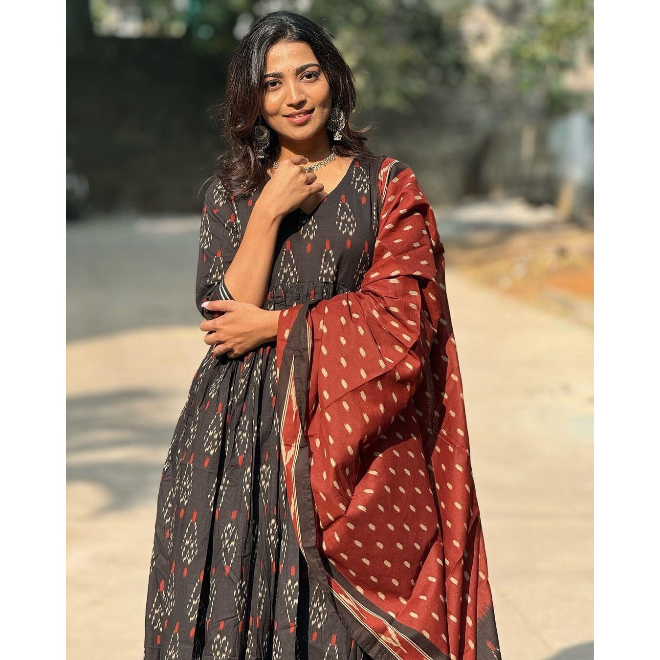 KLOSIA Women Printed V-Neck A-Line Kurta and Pant Set with Dupatta (in, Alpha, XL, Black)