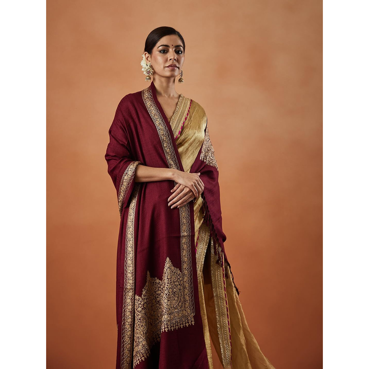 Women Firoza Kashmiri Aari Embroidery Stole (Size 71X203 CM)