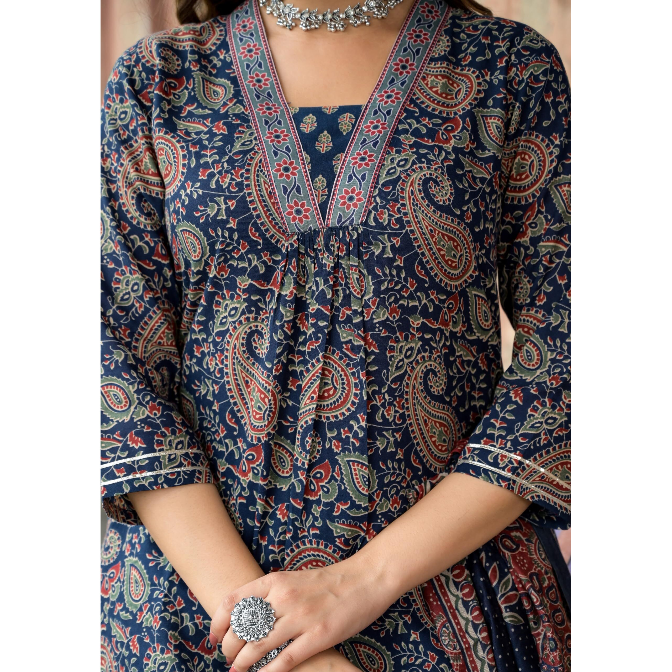 KLOSIA Women Printed Kurta Set and Pant with Dupatta (X-Large) Blue