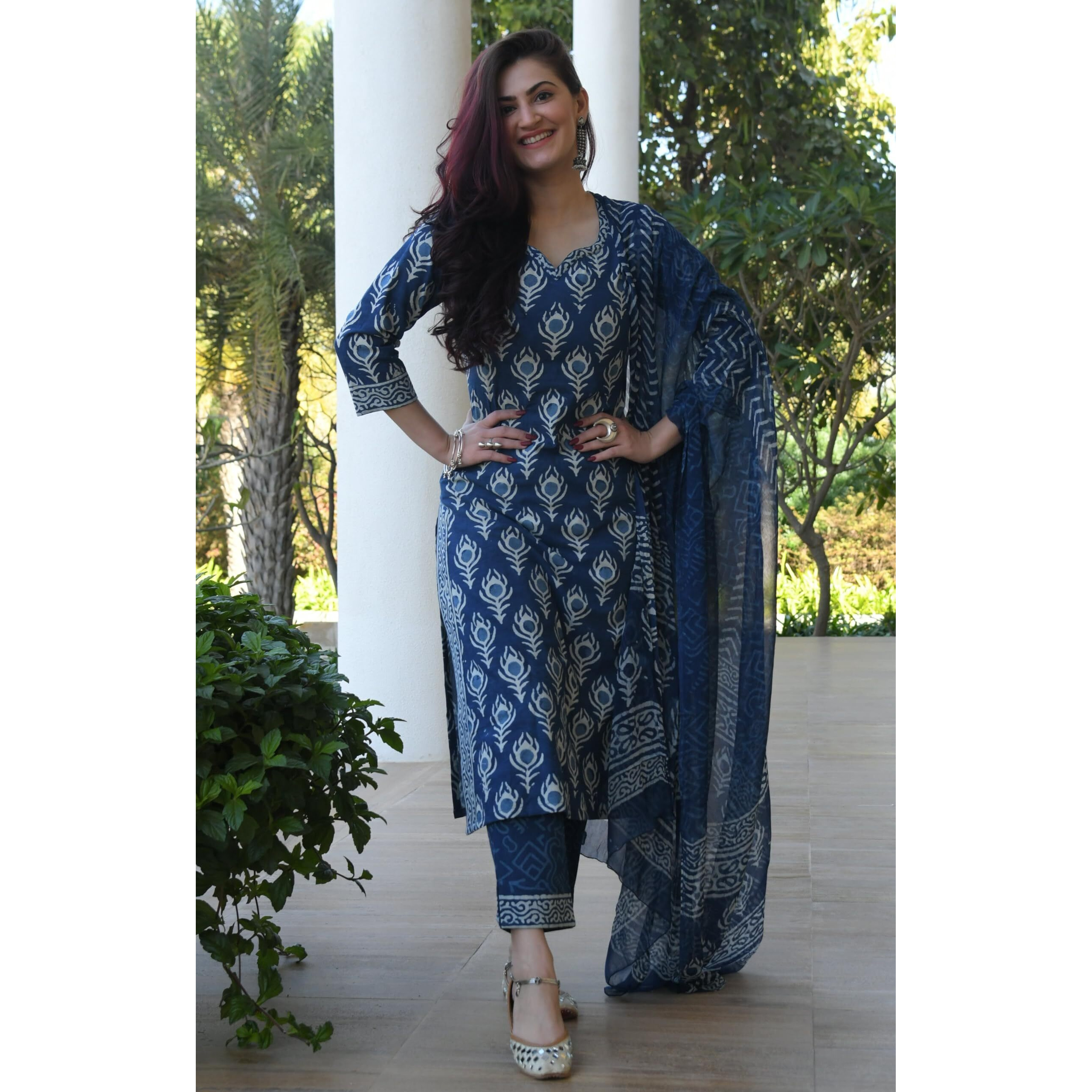 KLOSIA Women Blue Indigo Printed Kurta Set with Dupatta (X-Large)