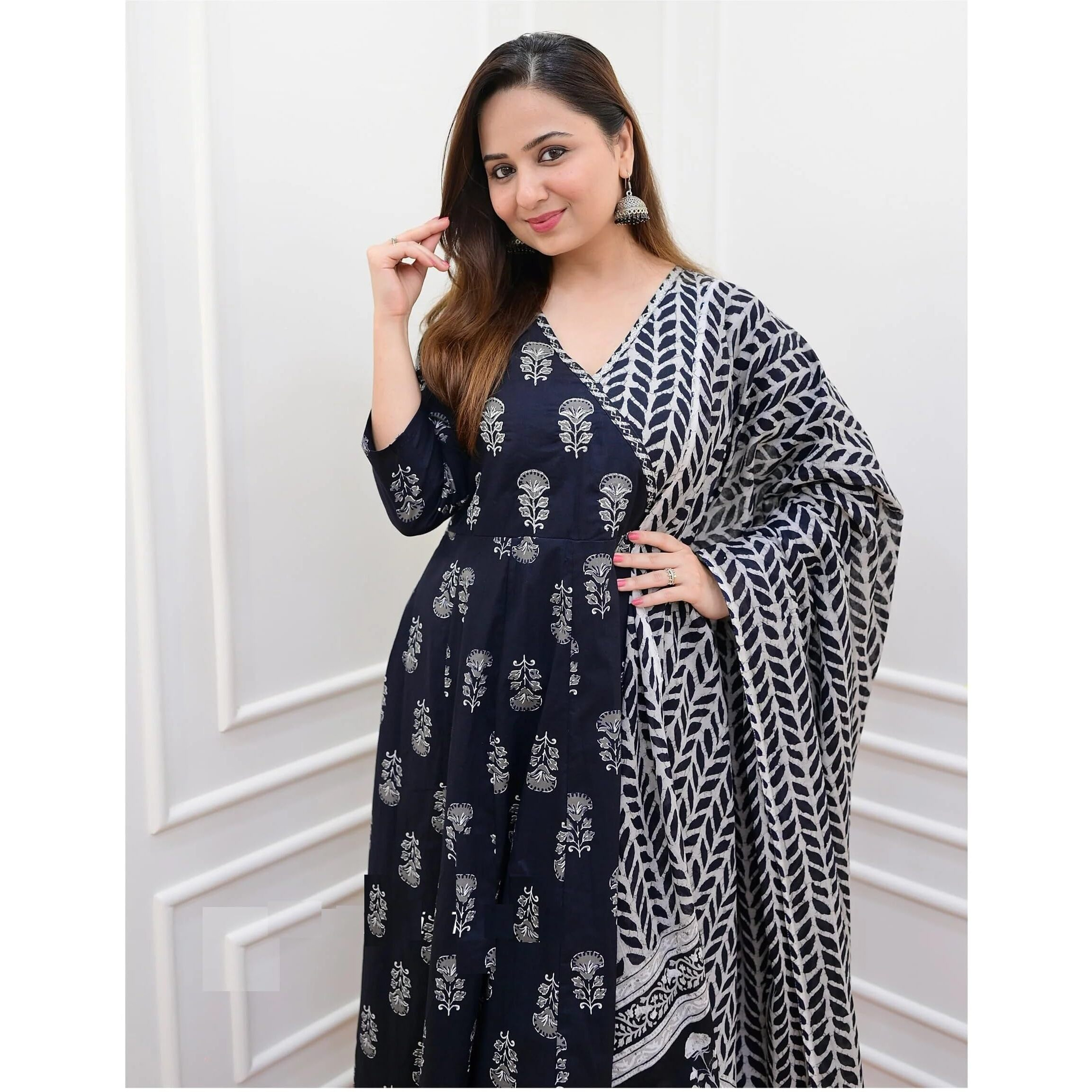 KLOSIA Women Block Printed Anagarakha Kurta Set with Dupatta (XX-Large) Black