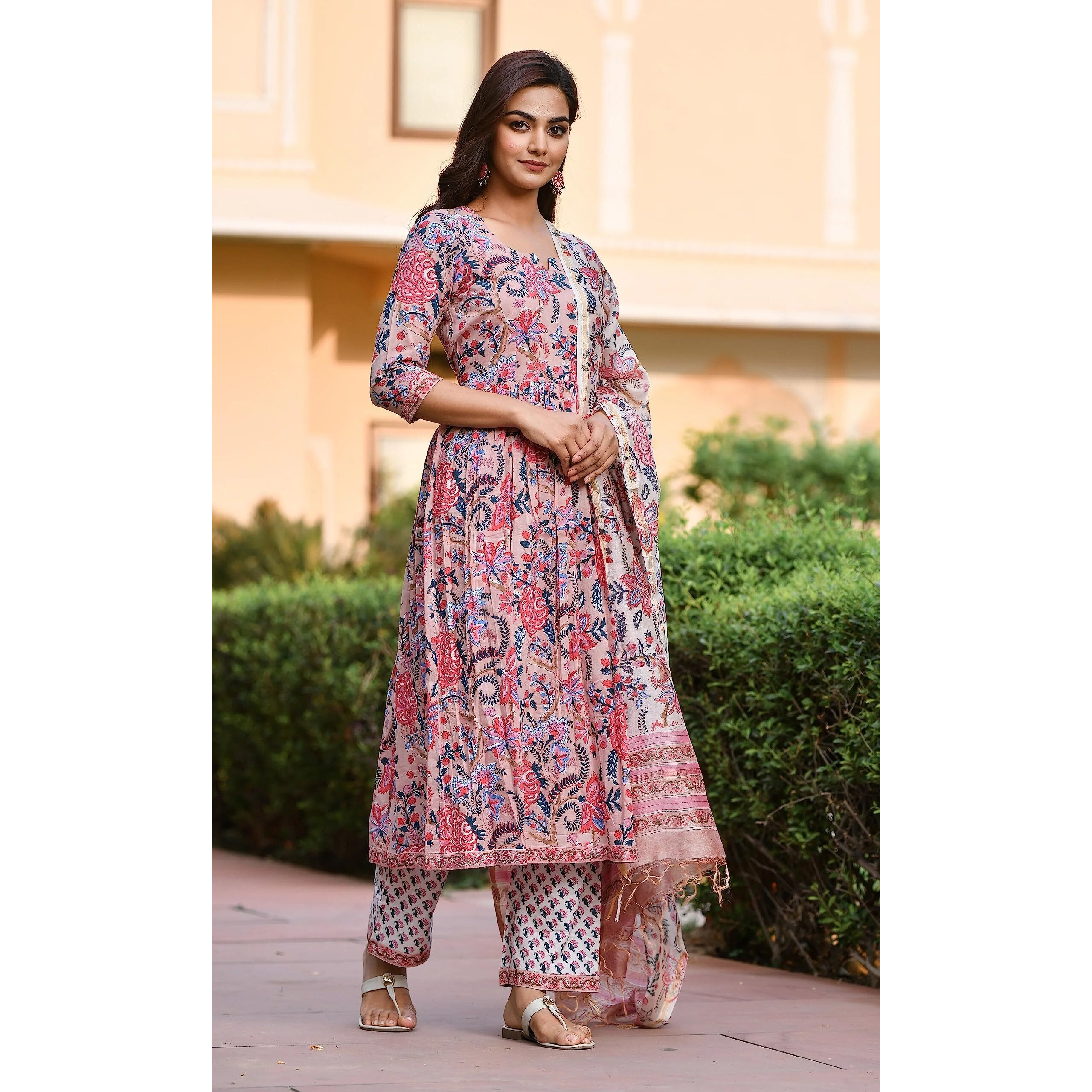 KLOSIA Women Floral Printed Kurta and Pant Set with Dupatta (Medium) Pink