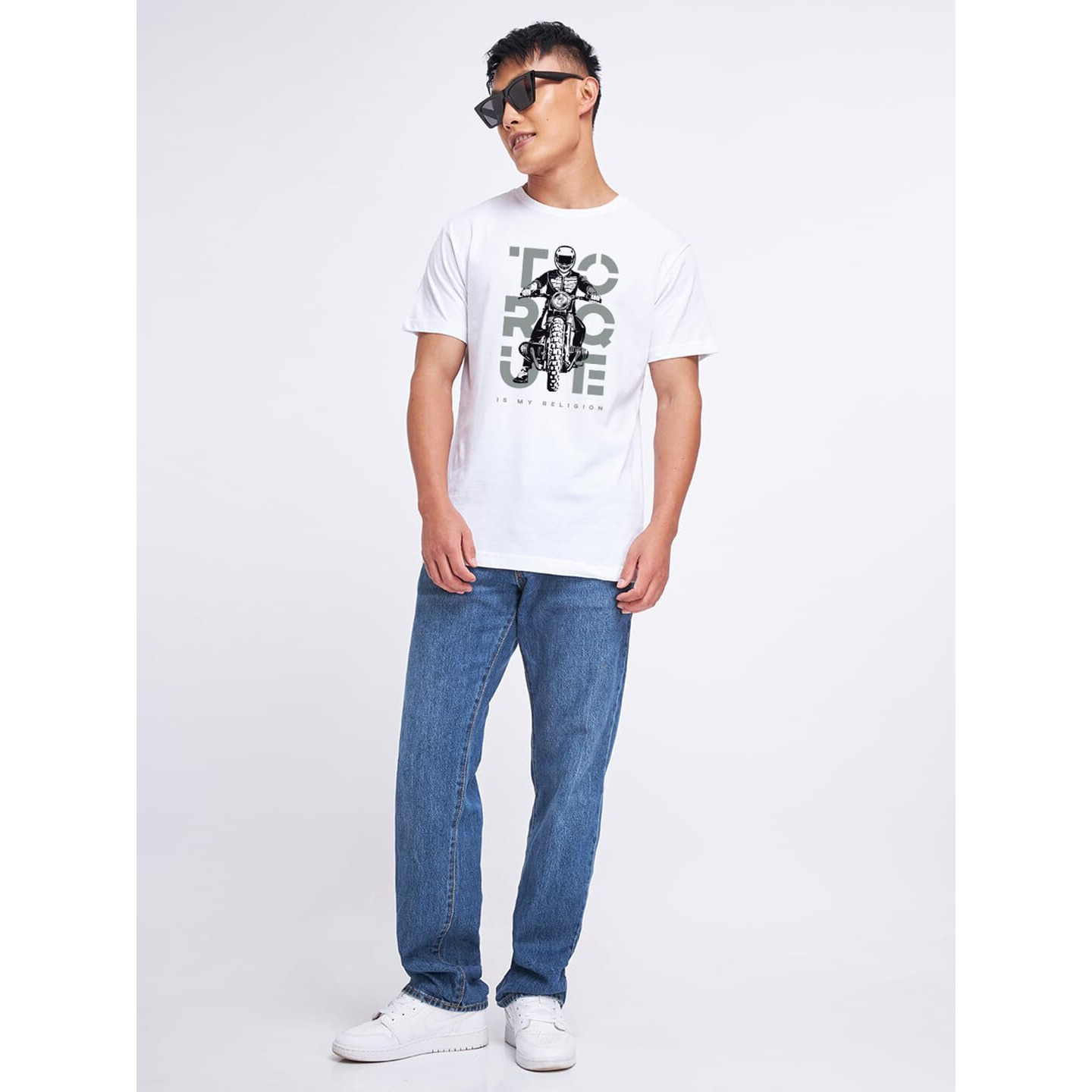 Bewakoof Men's Graphic Print Regular Fit Half Sleeve Round Neck Cotton T-Shirt White