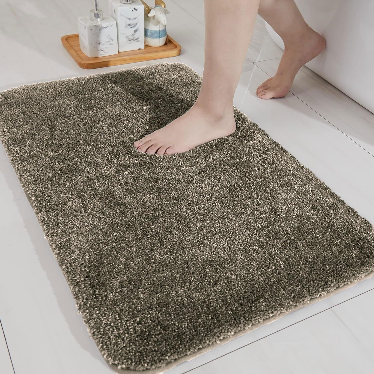 LUXE HOME INTERNATIONAL Microfibre Rectangular Bath mat Super Soft Anti Skid Newman Mats For Bathroom (40X60 Cm,Taupe)