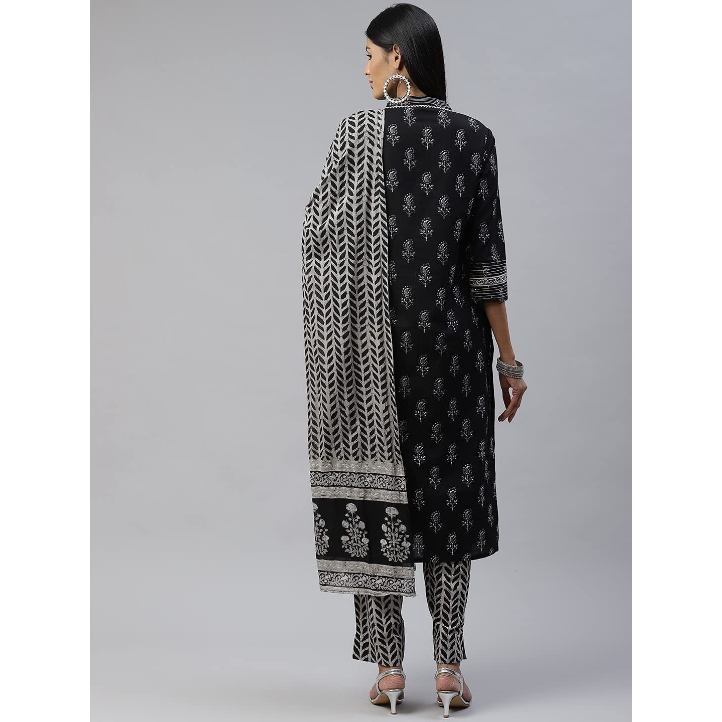 Vaamsi Women s Paisley Printed Straight Kurta Pant With Dupatta Set (VKSKD1182_Black_S)