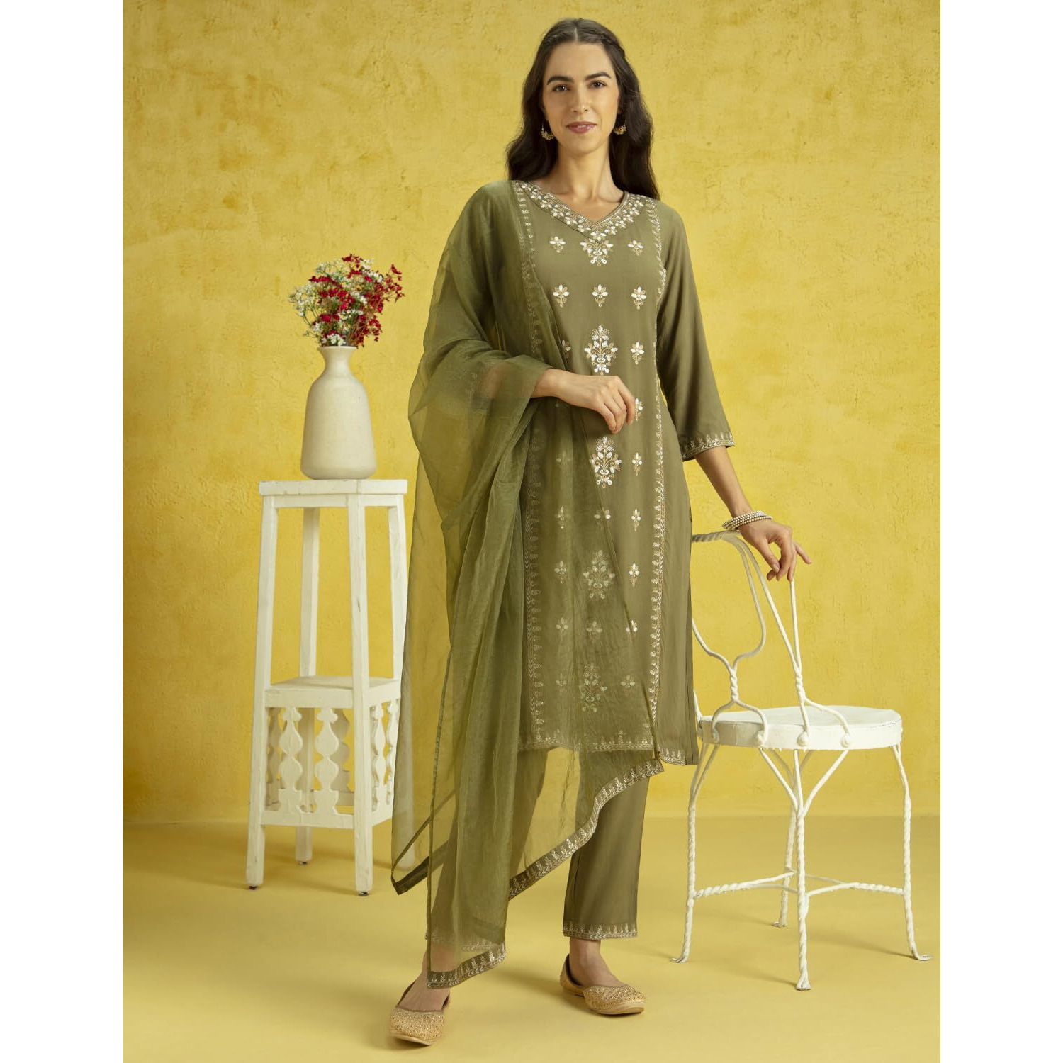 Kaari Rayon Staple 3 PCS Women Kurta Set (KAAAW24WSKD-82020_Mehendi Green_M)