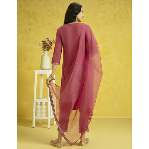Kaari Rayon Staple 3 PCS Women Kurta Set (KAAAW24WSKD-82020_Rozaana Pink_L)