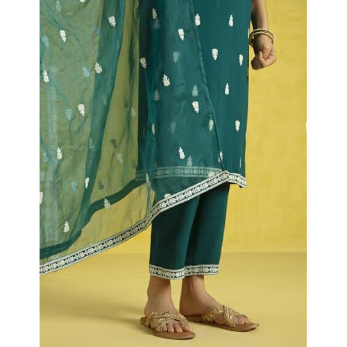 Kaari Rayon Staple 3 PCS Women Kurta Set (KAAAW24WSKD-82024_Peacock Green_2XL)