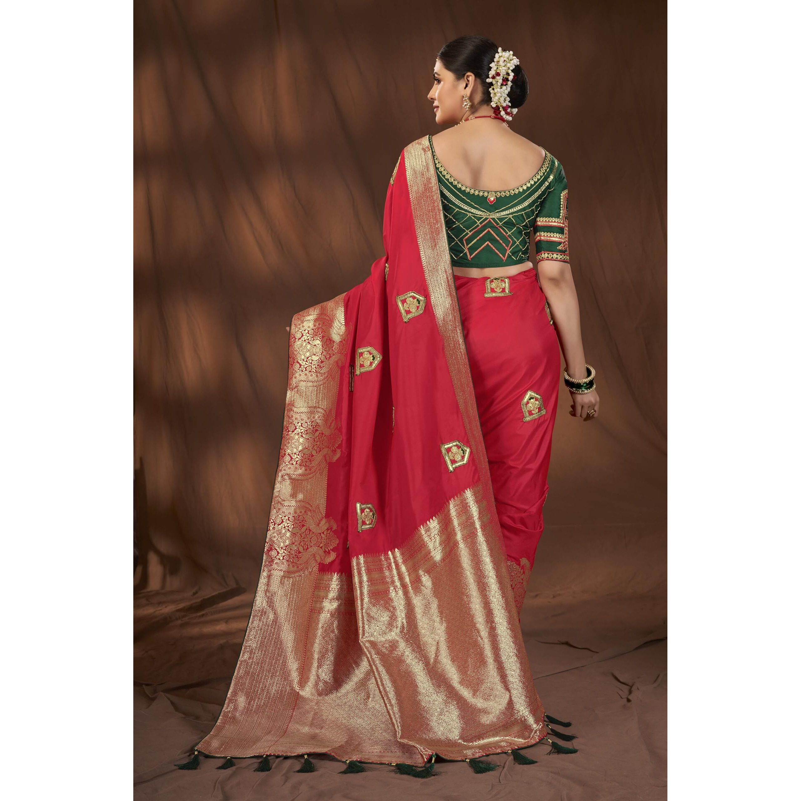 MANOHARI Banarasi Silk Woven Saree With Heavy Embroidery Blouse Piece_Mn1890 - Women, Red