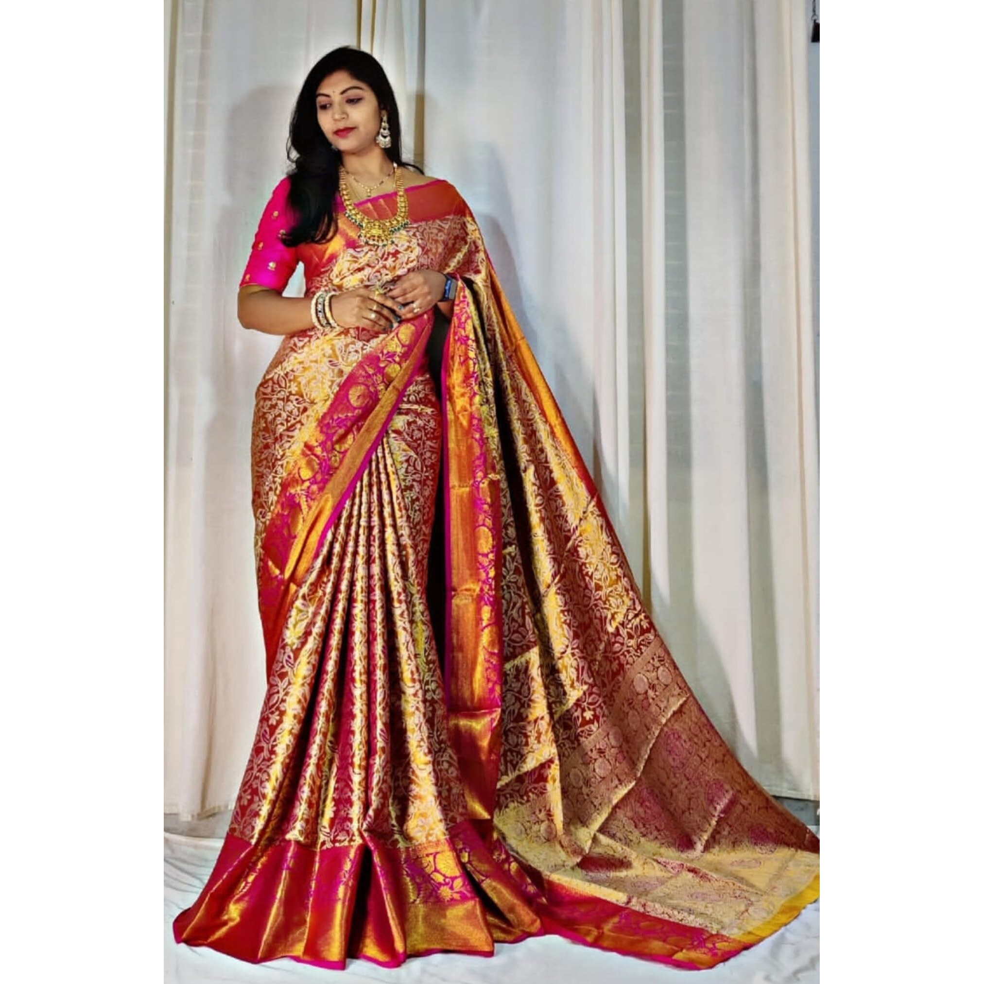 SGF11- Womens Kanjivaram Pure Soft Silk Handloom Saree Pure Golden Zari With Blouse Piece (Pink)