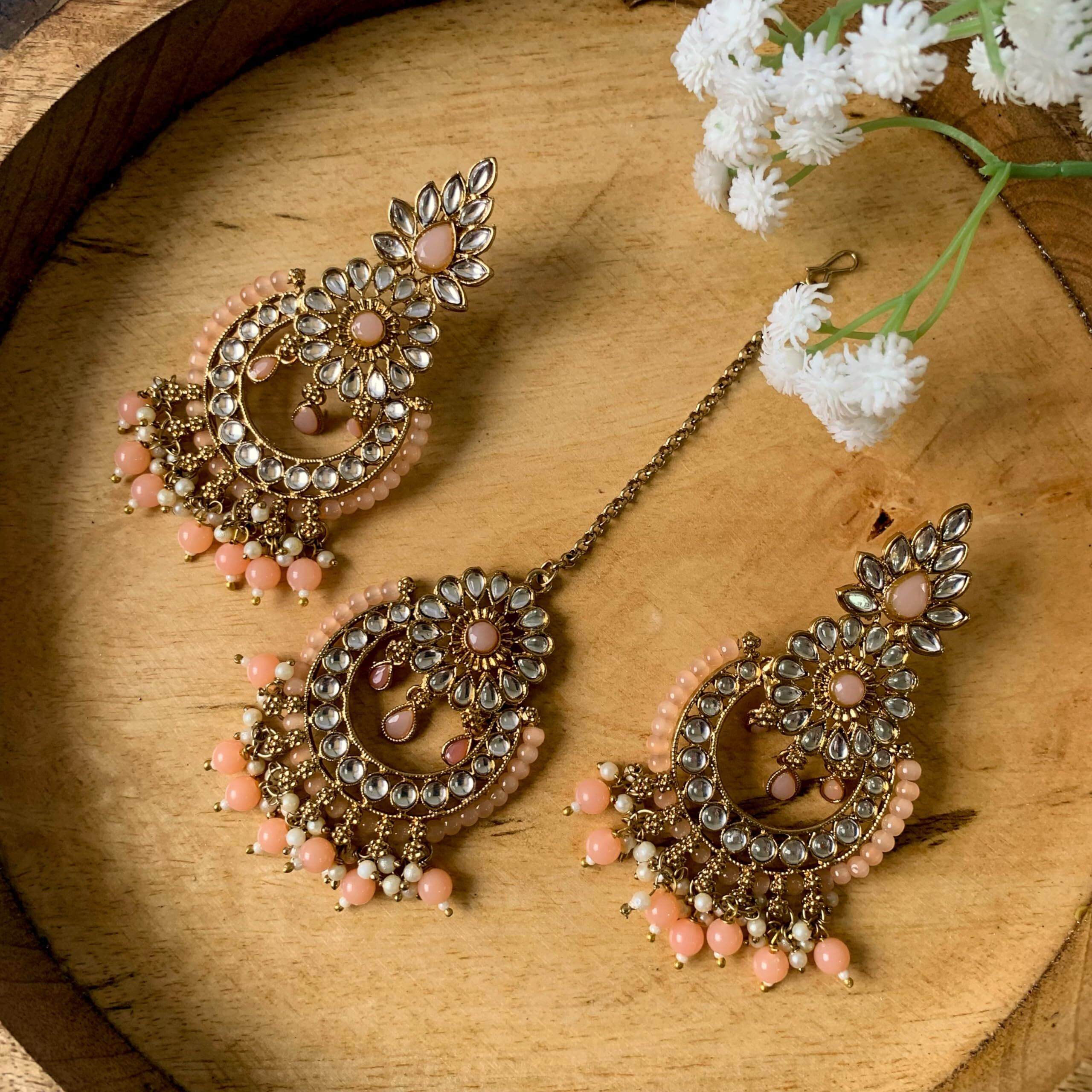 I Jewels 18K Gold Plated Traditional Handcrafted Earrings With Maang Tikka Encased with Faux Kundan & Pearl for Women/Girls (TE4001Pe)
