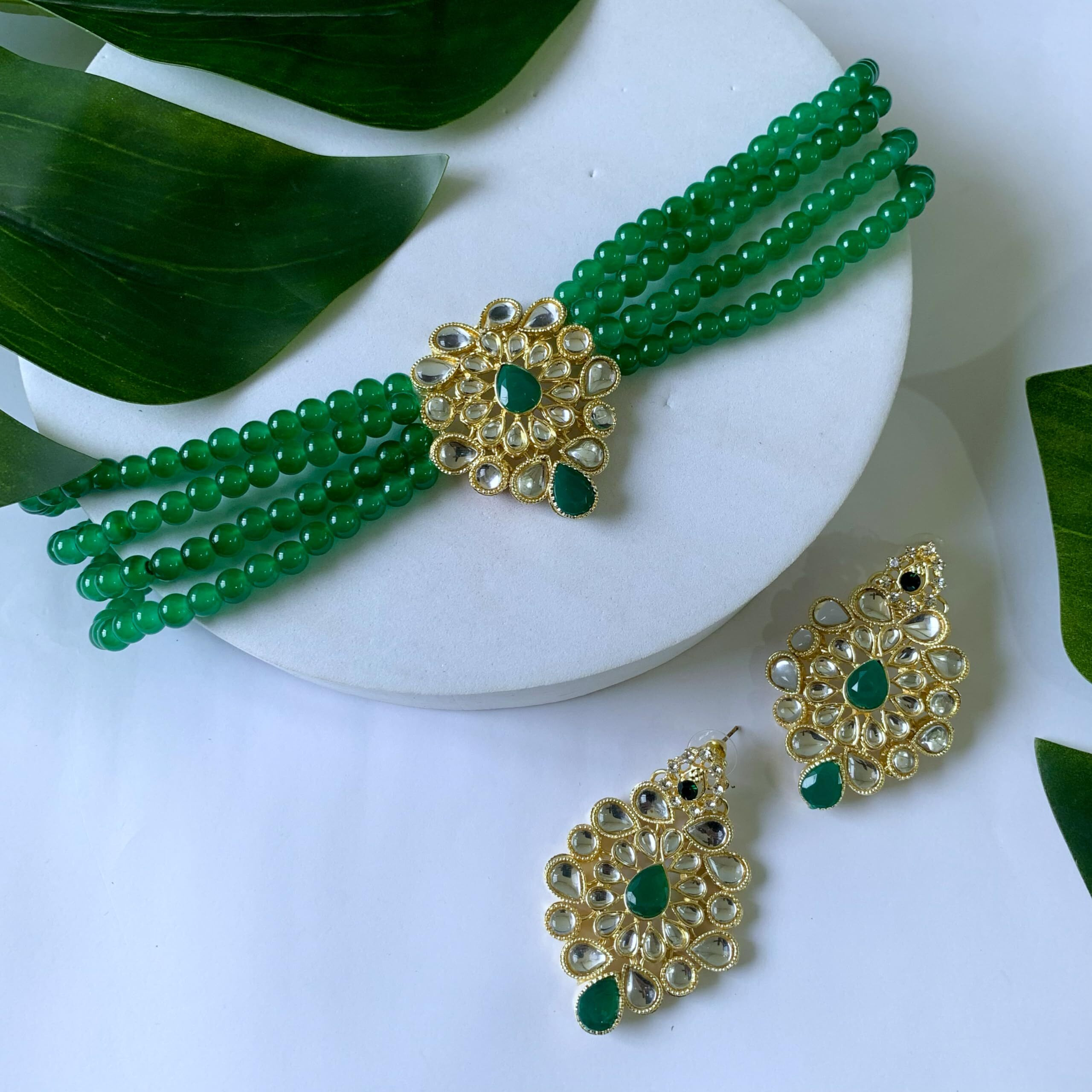 I Jewels 18K Gold Plated Traditional Kundan with Beads Choker Necklace Jewellery Set for Women/Girls (ML263G)