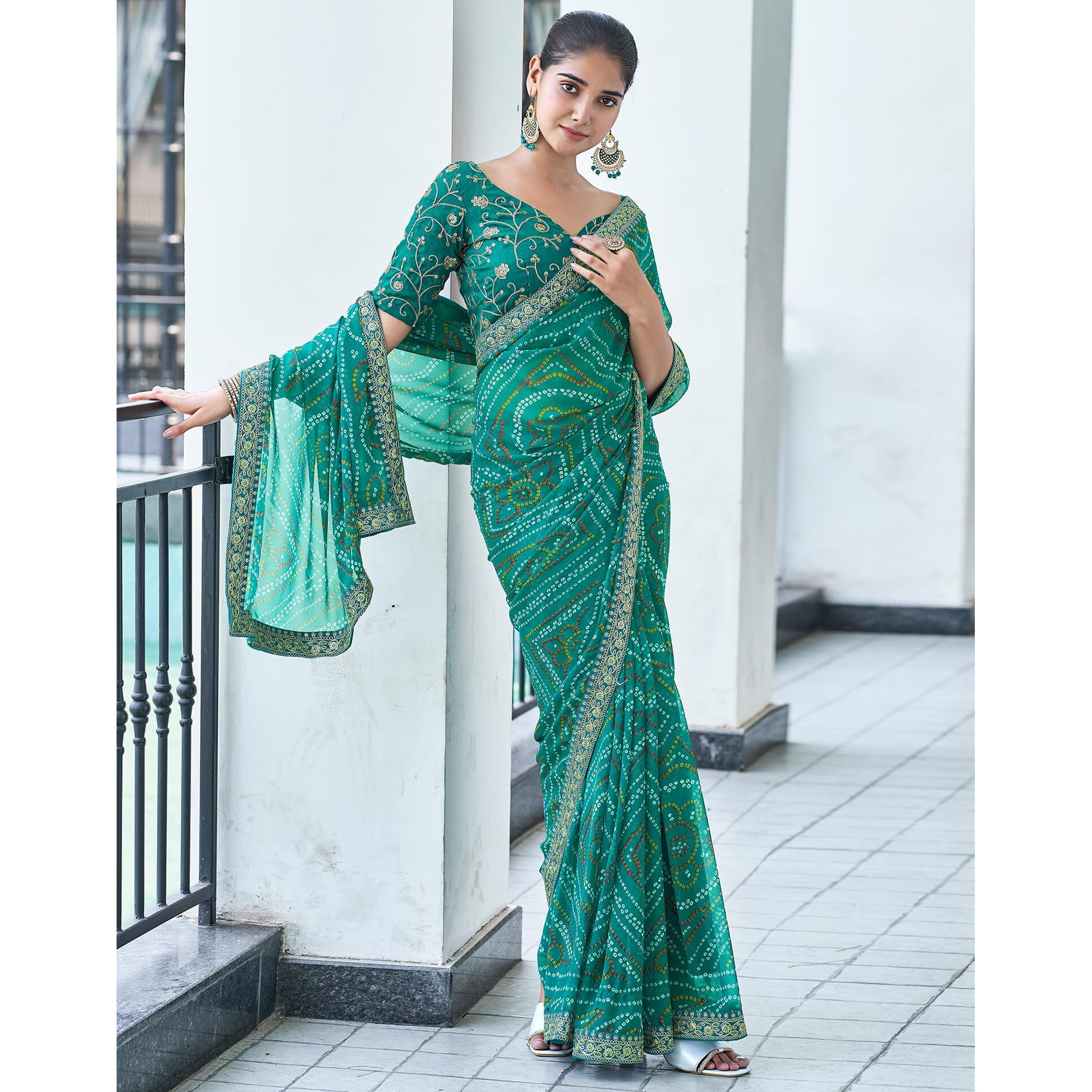 SIRIL Womens Georgette Bandhani Printed Saree With Unstitched Blouse Piece (3667S2548_Turquoise1)