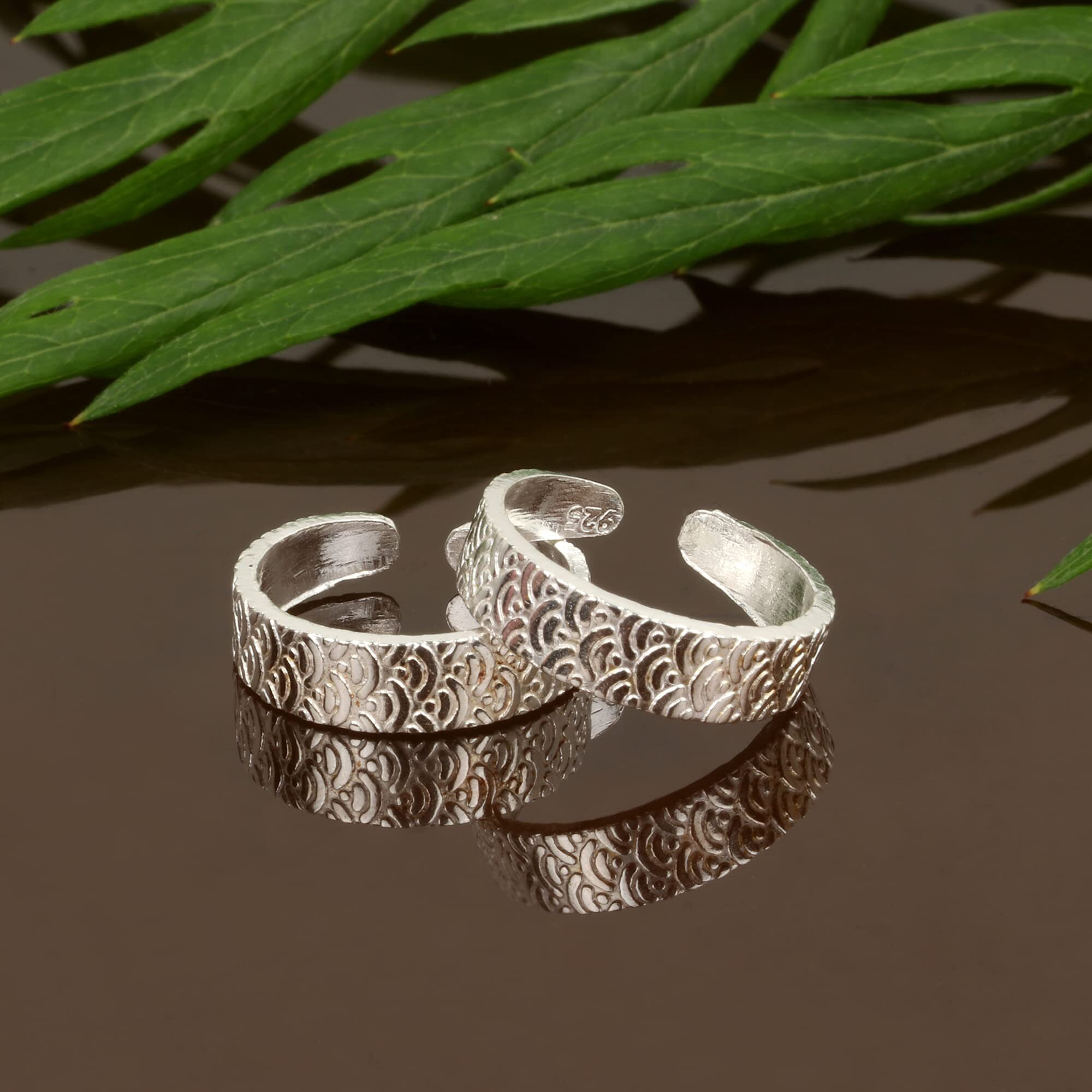 Silver Chest 925 Sterling Silver Toe Ring Pair For Womens Elegant Self Design Silver Bands