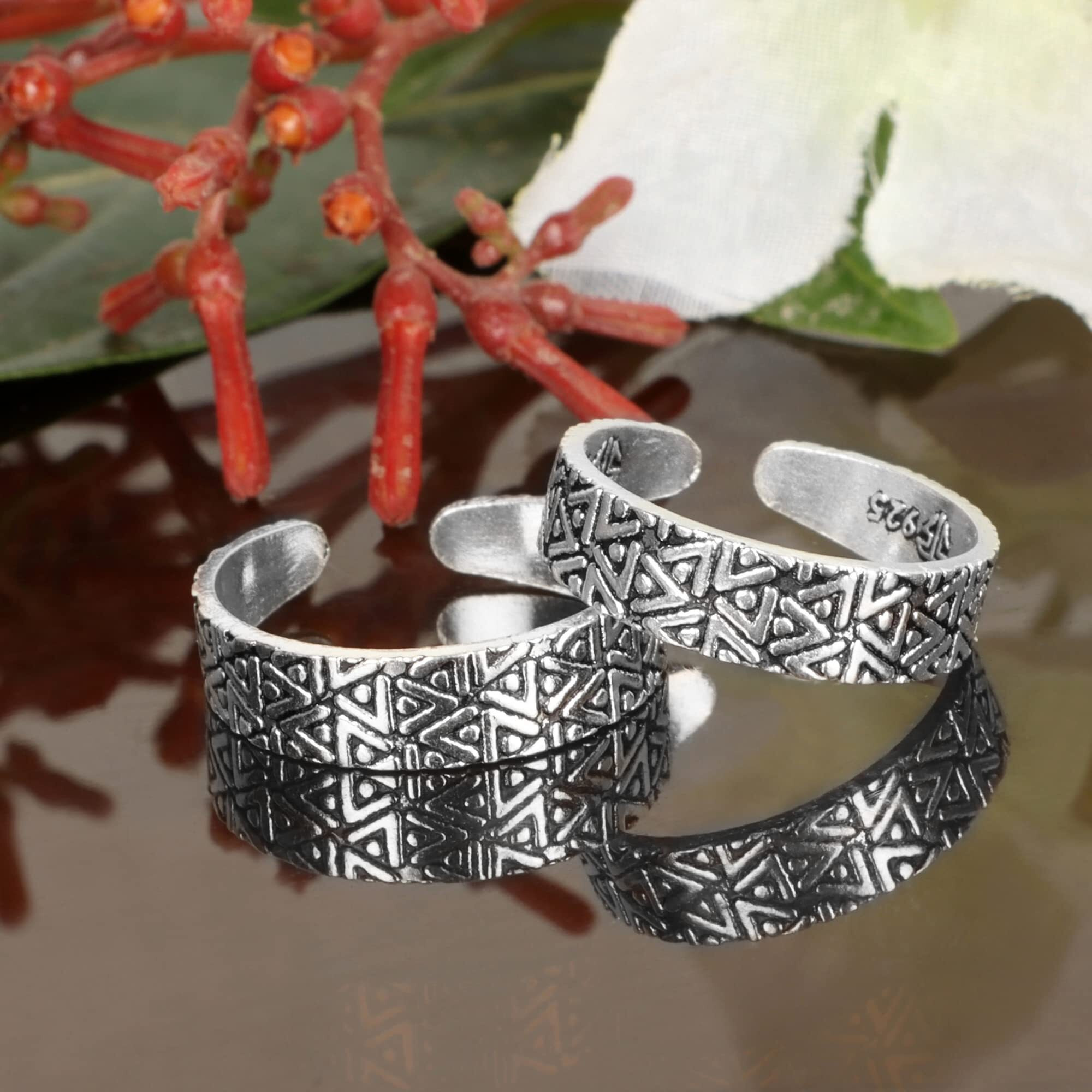 Silver Chest 925 Silver Toe Rings for Women Stylish Silver Bands for Girls -Sterling Silver Plain Oxidised rings with 3D Self Designs