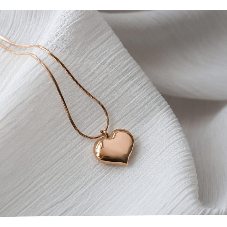 Aeoss Rose Gold Heart Pendant Necklace Neckchain for Women | Stainless Steel Anti Tarnish Chain Waterproof Necklace Jewelry, Stylish Heart Pendant Necklace For Women/Girls (Rose Gold)