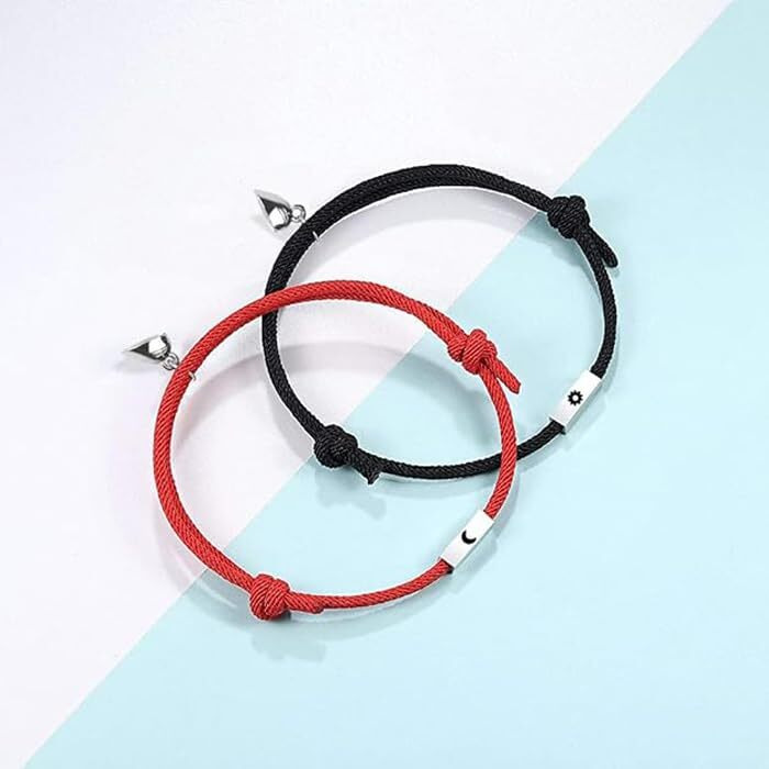 Shining Diva Fashion 2pcs Couple Bracelets for Women Men Boys Girls, Magnetic Bracelets for Couples, Matching Heart Bracelets, Valentine Gift for Girlfriend Boyfriend Best Friend (Black) (Red)(rrsd15572b)