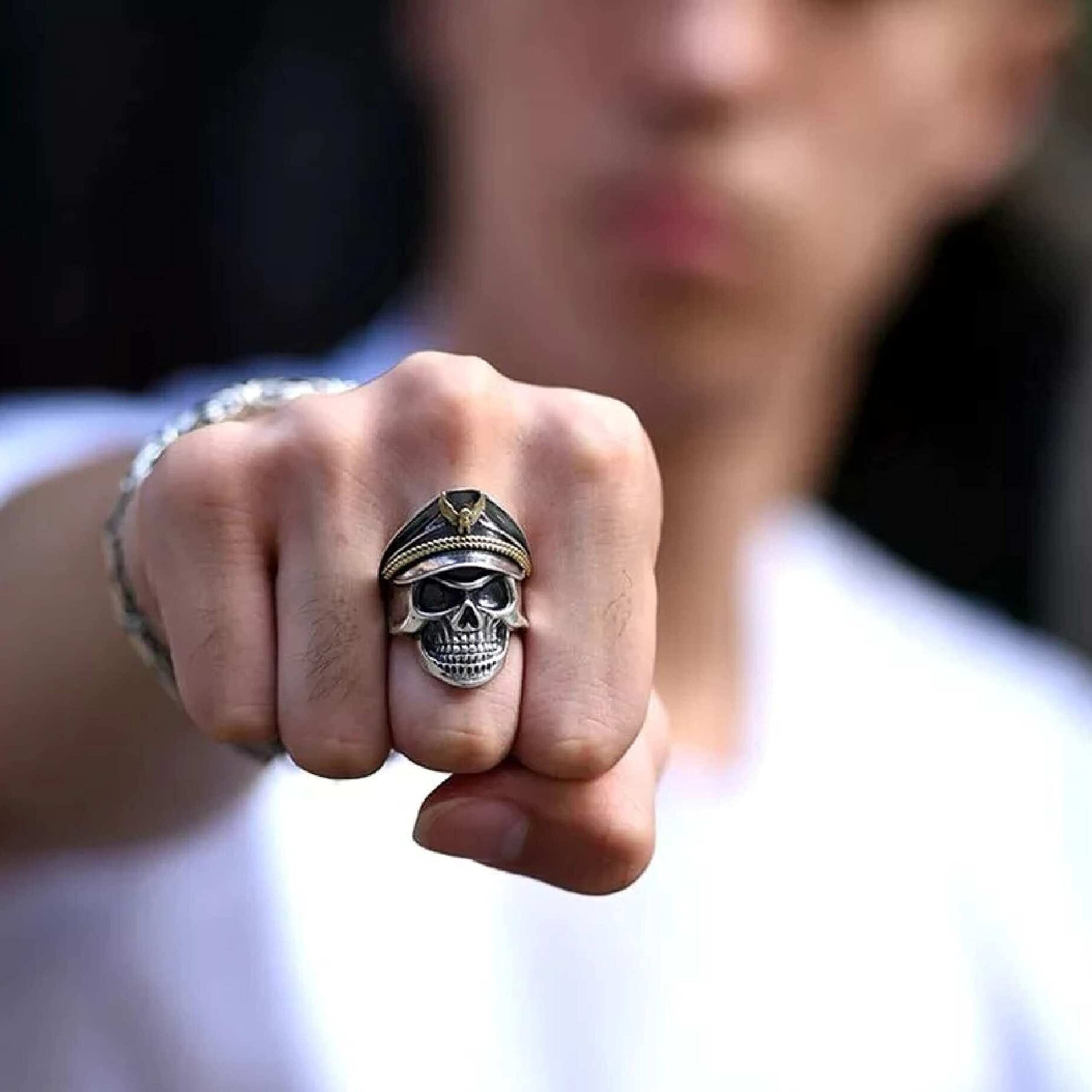 Fashion Frill Charming Silver King Lion Silver Plated Stylish Silver Ring For Men Boys Stainless Steel Tough Dude Chain Rings for Men Accessories Jewellery for Men (Bohemian)