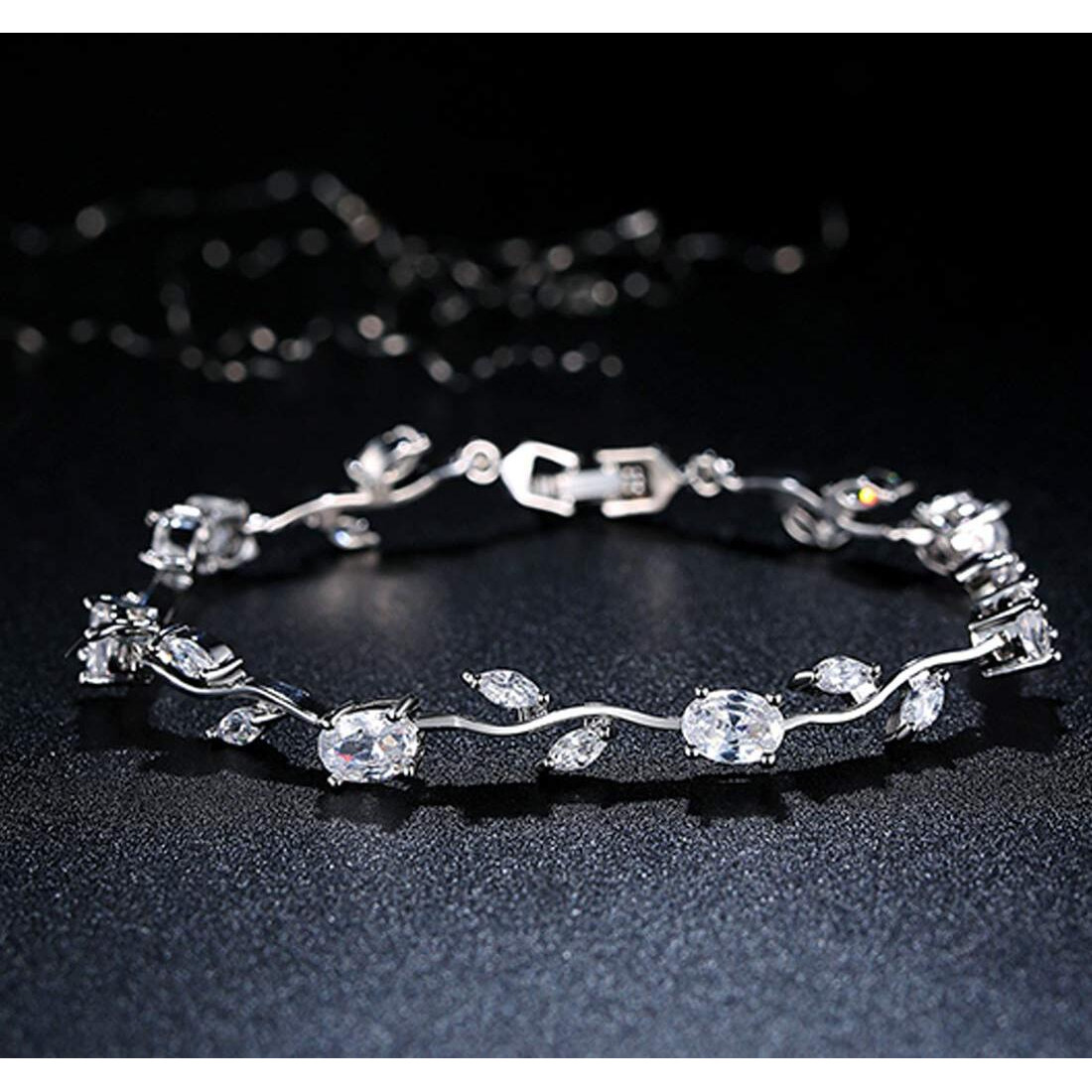 Jewels Galaxy Fashion Gold Plated Brilliant Bracelet for Women & Girls (Style 2) (Design 14) (CT-BNGV-49031) (Gold)