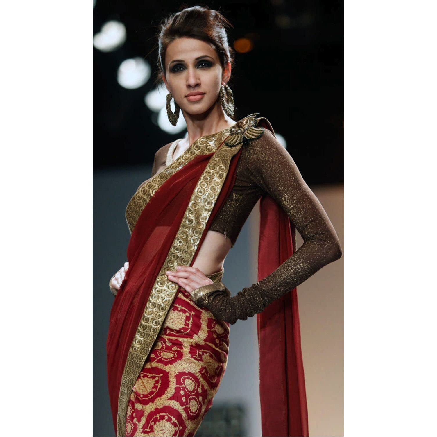 VAMA Fashions Colourful Traditional Saree Pin/Hijab Pin/Sari Pin/Broch/Brooch for Women/Girls. (Velvet with Checks)